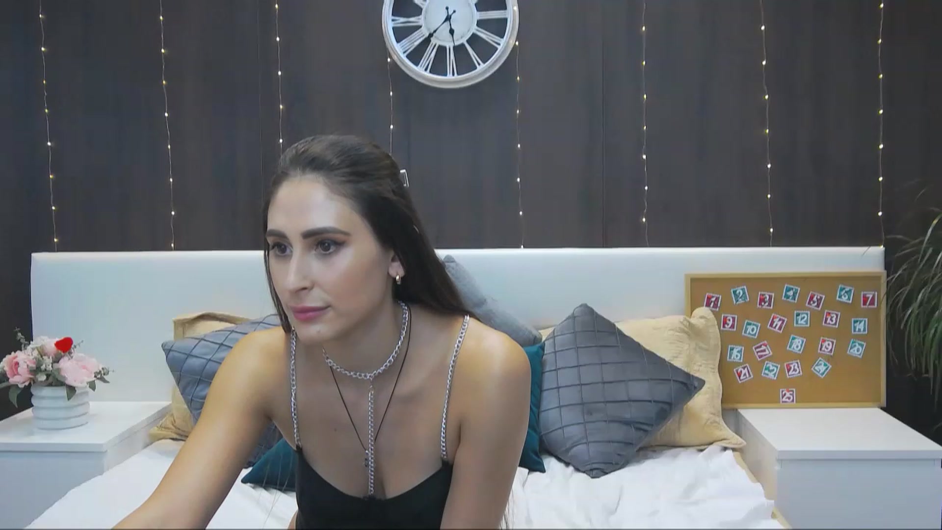 Gallery image thumbnail from MaraHari's myfreecams stream on, 12/07/2022, 16:13 image 15 of 20