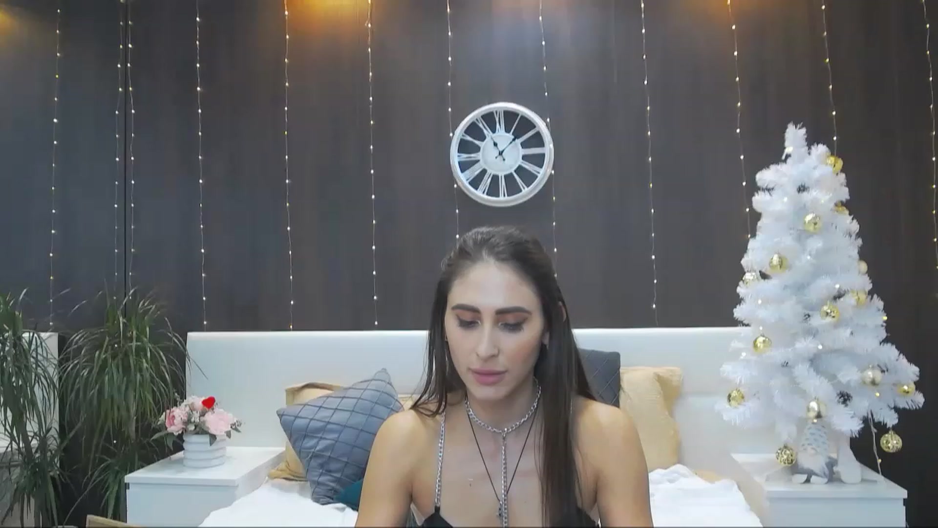 Gallery image thumbnail from MaraHari's myfreecams stream on, 12/07/2022, 21:13 image 20 of 20