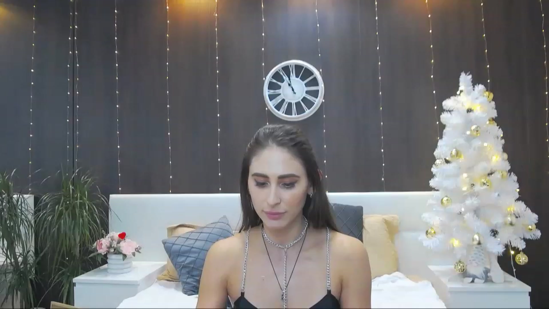 Gallery image thumbnail from MaraHari's myfreecams stream on, 12/07/2022, 21:13 image 11 of 20