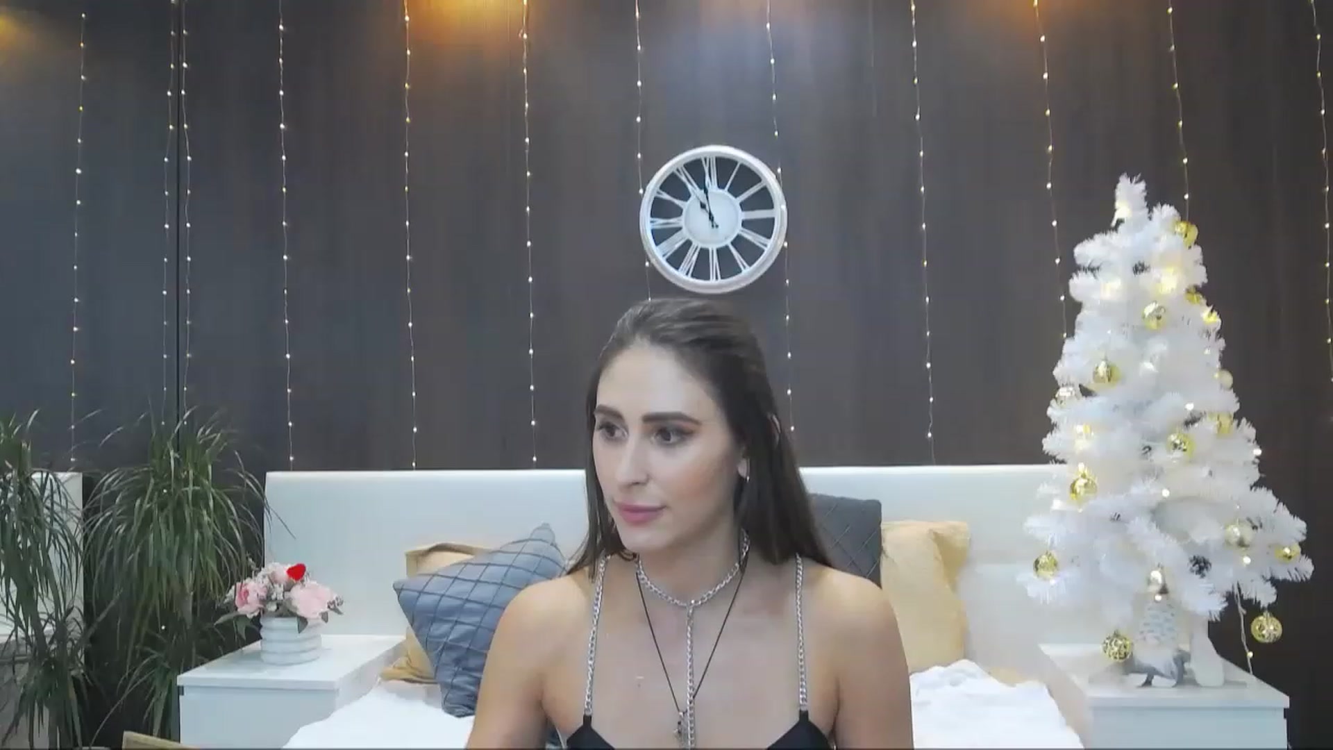 Gallery image thumbnail from MaraHari's myfreecams stream on, 12/07/2022, 21:13 image 12 of 20