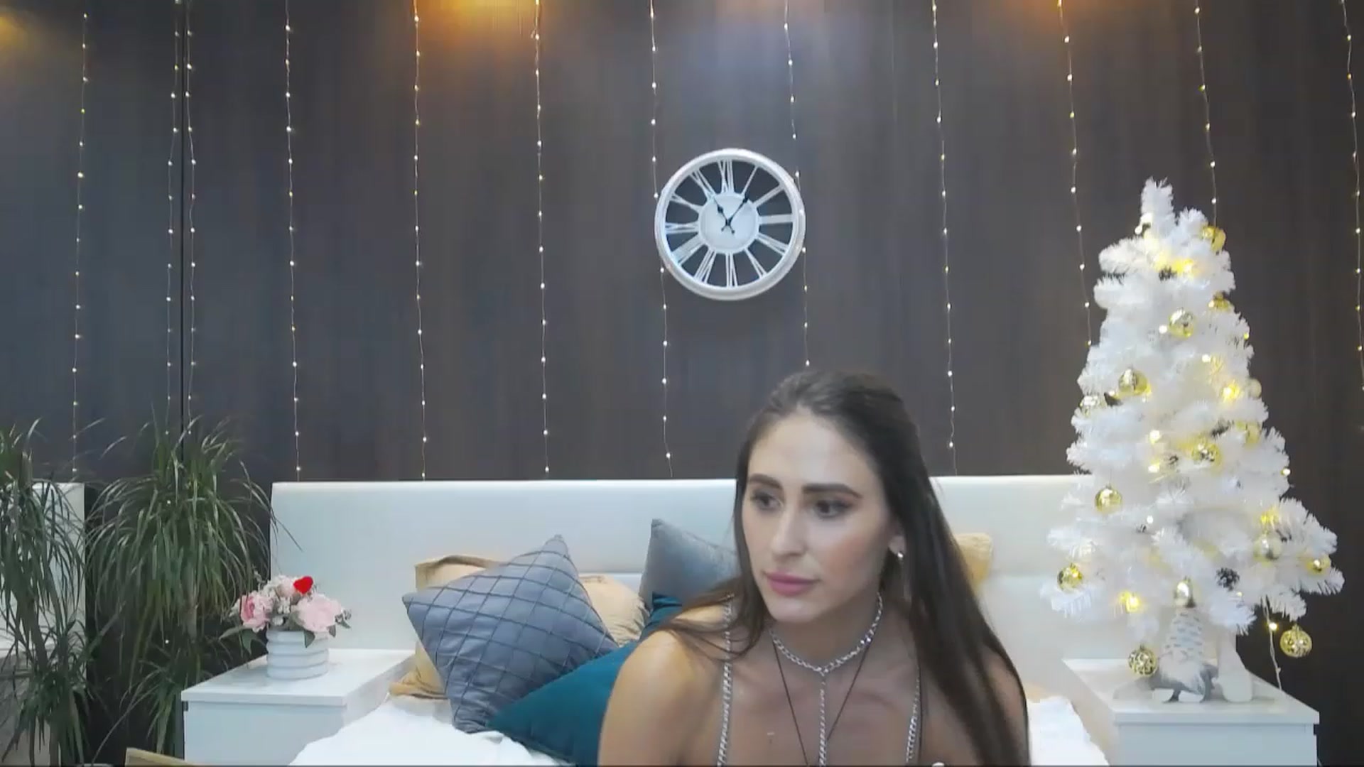 Gallery image thumbnail from MaraHari's myfreecams stream on, 12/07/2022, 21:13 image 19 of 20