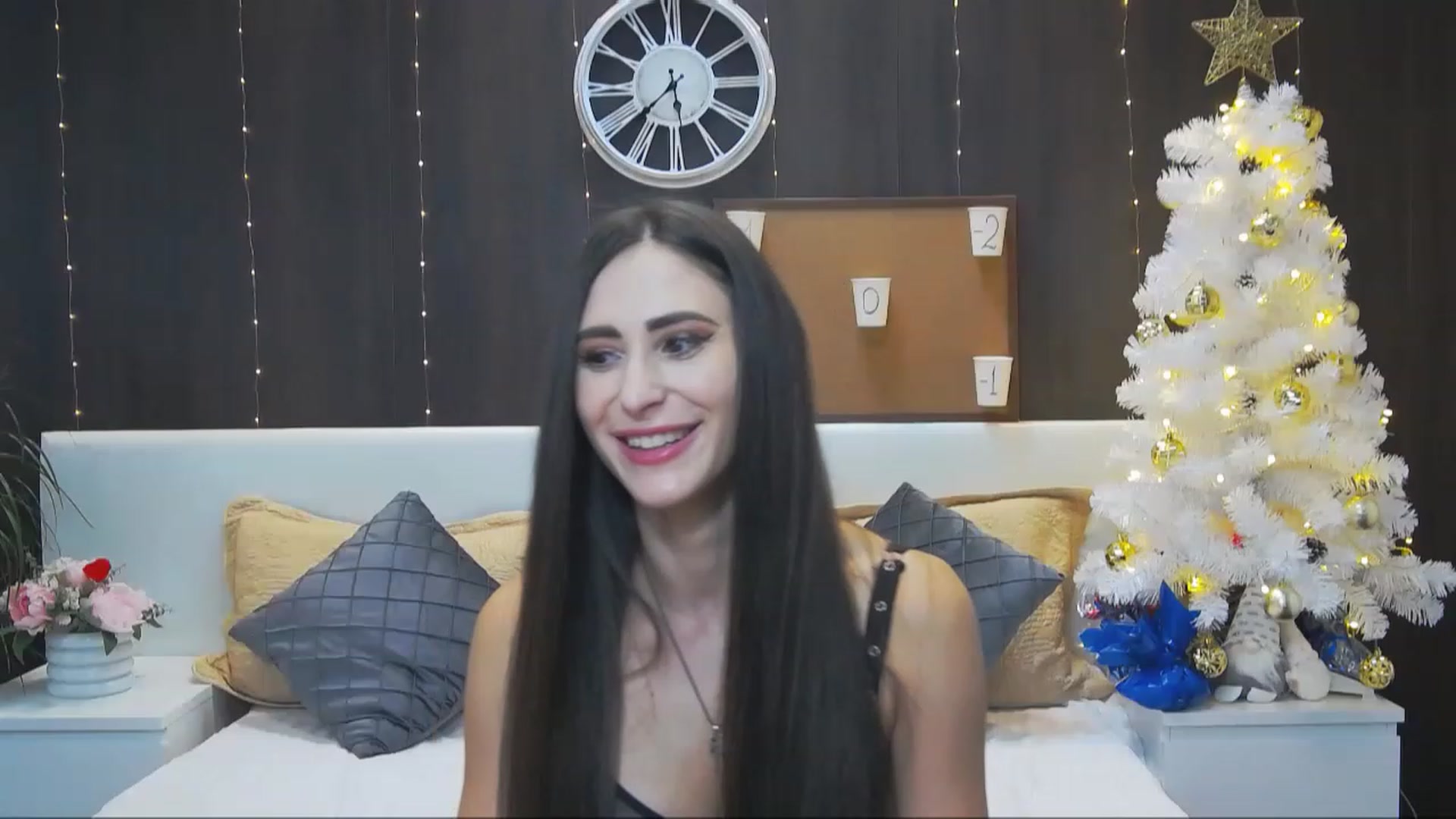 Gallery image thumbnail from MaraHari's myfreecams stream on, 12/09/2022, 16:08 image 16 of 20