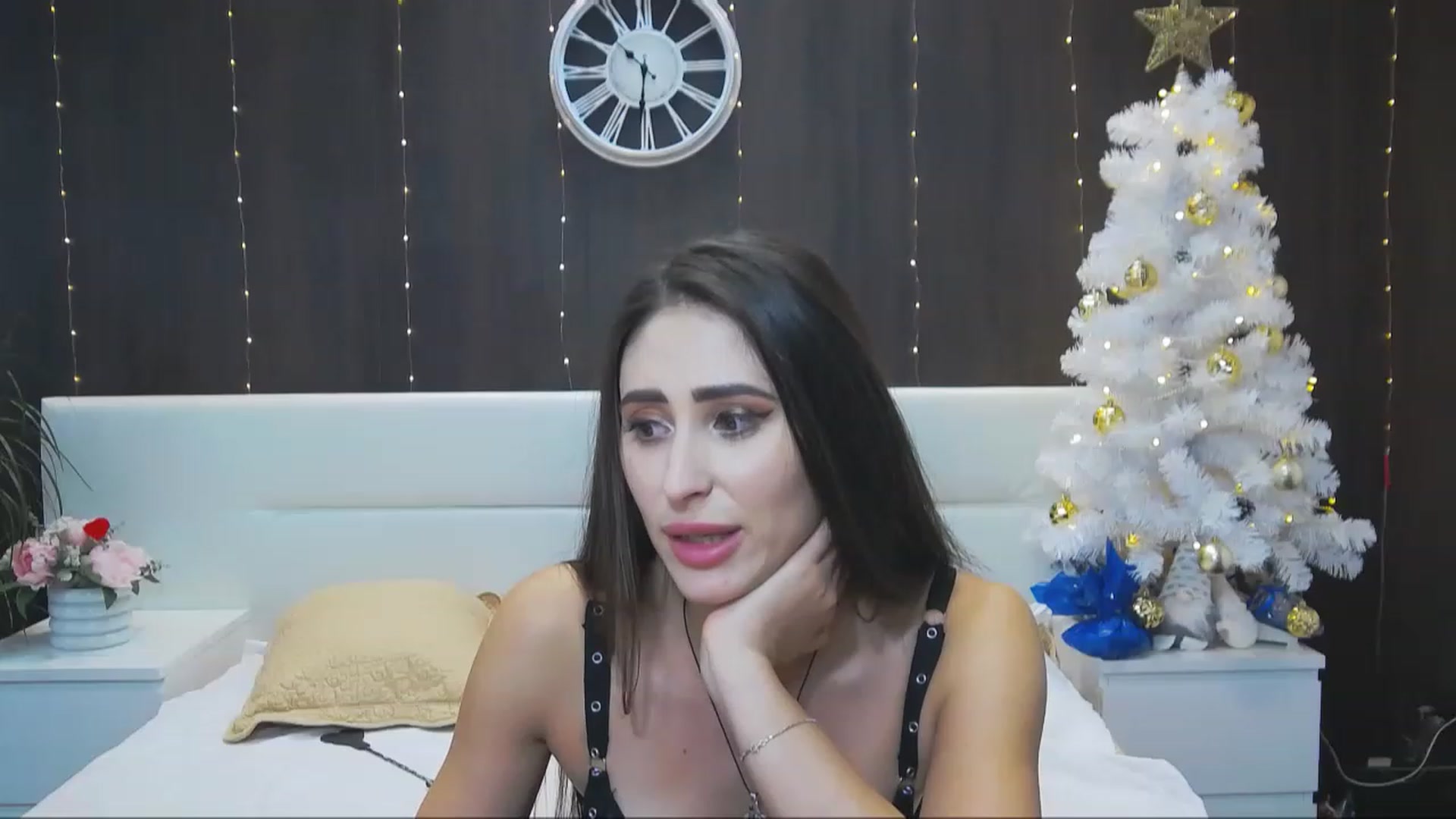 Gallery image thumbnail from MaraHari's myfreecams stream on, 12/09/2022, 20:45 image 11 of 20