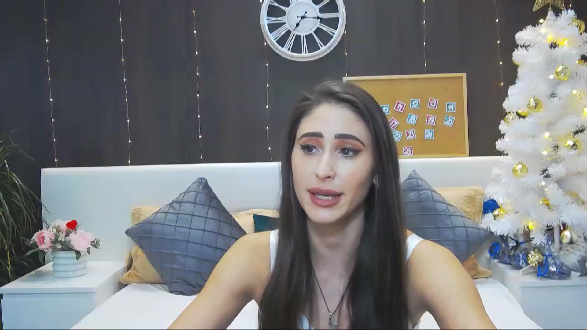 Gallery image thumbnail from MaraHari's myfreecams stream on, 12/11/2022, 18:10 image 13 of 20