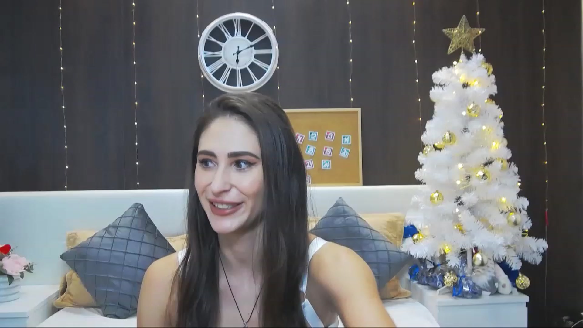 Gallery image thumbnail from MaraHari's myfreecams stream on, 12/11/2022, 18:10 image 2 of 20