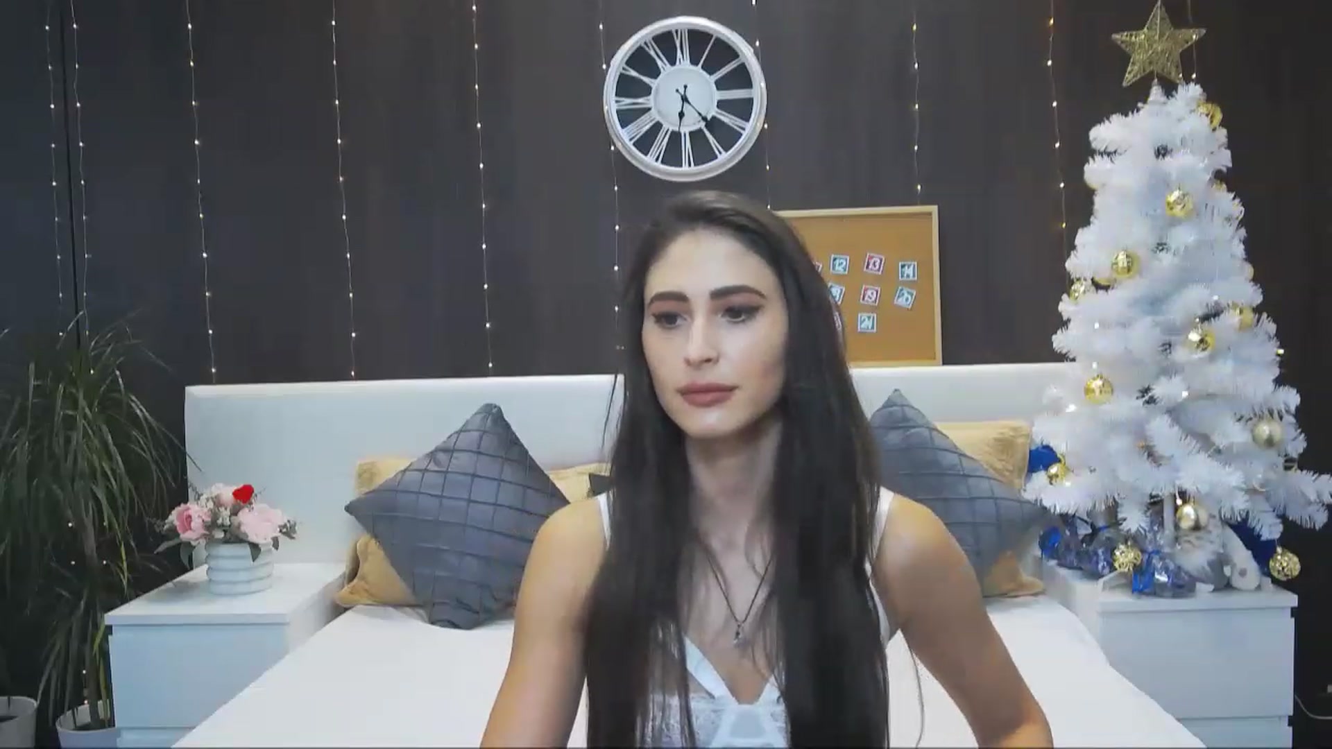 Gallery image thumbnail from MaraHari's myfreecams stream on, 12/11/2022, 18:10 image 4 of 20