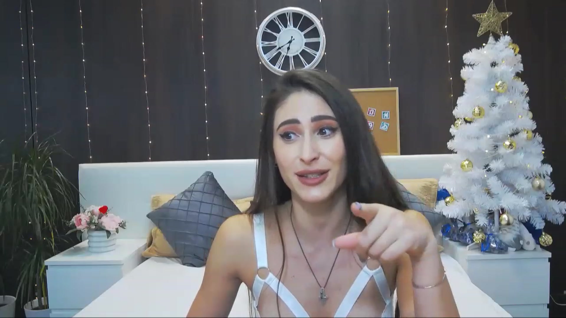 Gallery image thumbnail from MaraHari's myfreecams stream on, 12/11/2022, 18:10 image 7 of 20