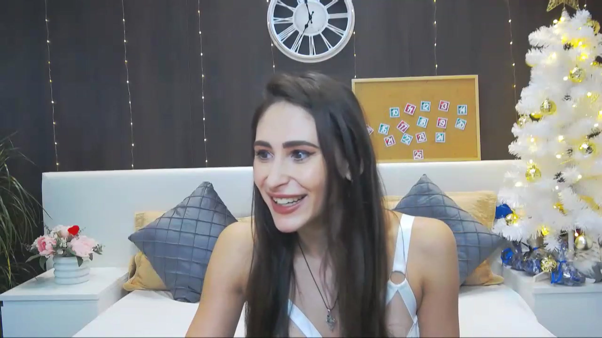 Gallery image thumbnail from MaraHari's myfreecams stream on, 12/11/2022, 18:10 image 10 of 20