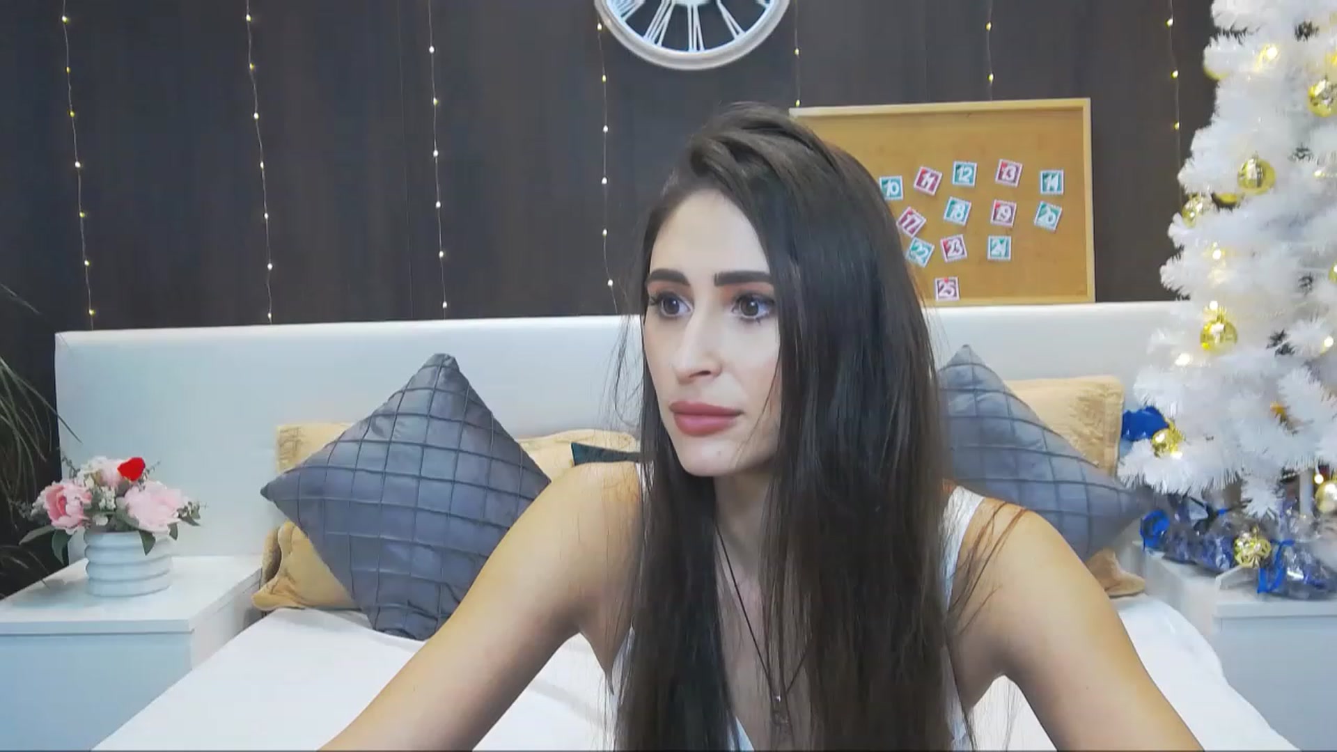 Gallery image thumbnail from MaraHari's myfreecams stream on, 12/11/2022, 19:31 image 6 of 20
