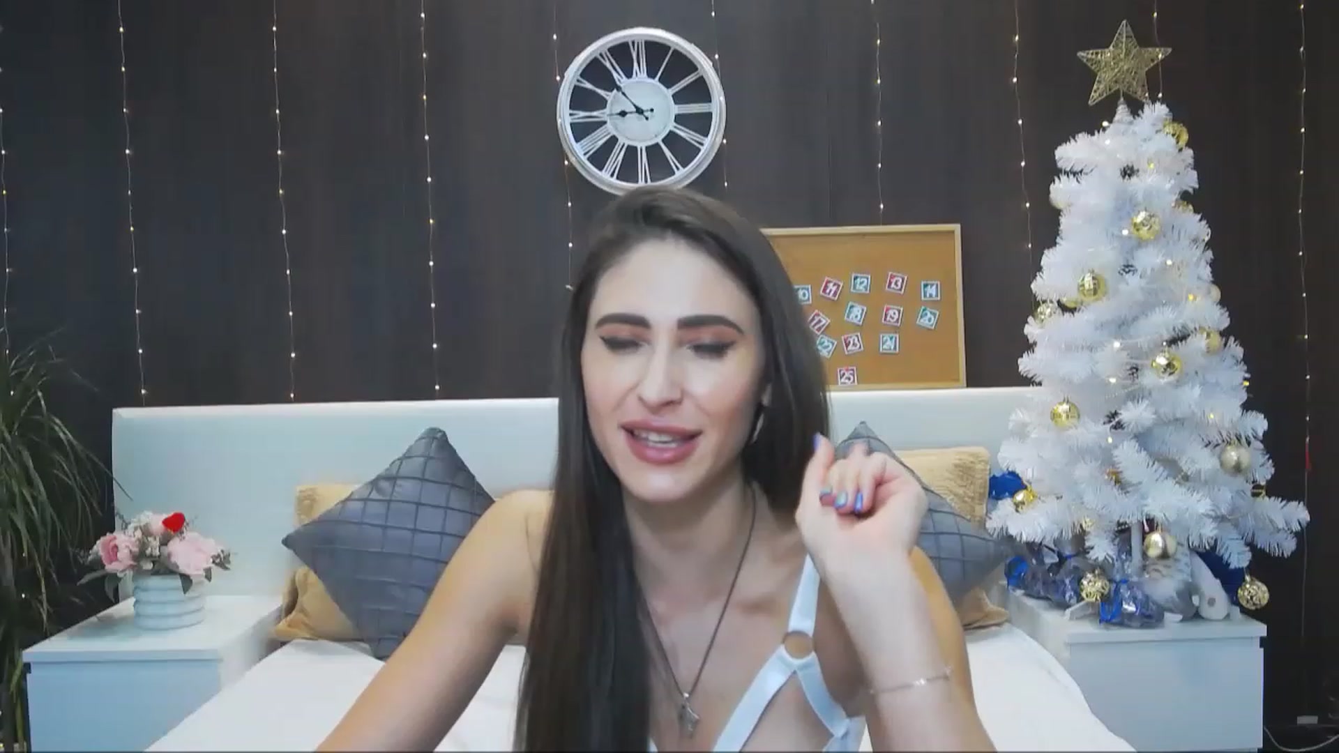 Gallery image thumbnail from MaraHari's myfreecams stream on, 12/11/2022, 19:31 image 13 of 20