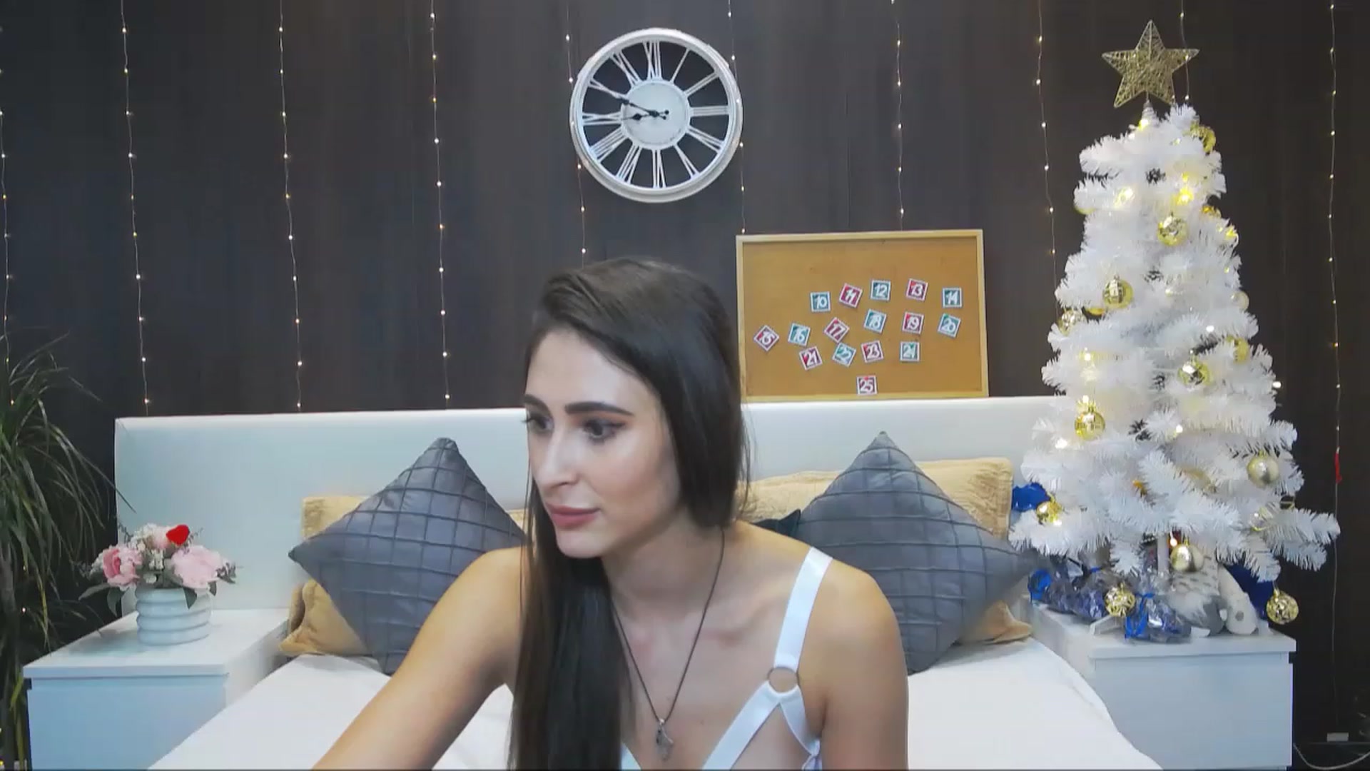 Gallery image thumbnail from MaraHari's myfreecams stream on, 12/11/2022, 19:31 image 12 of 20