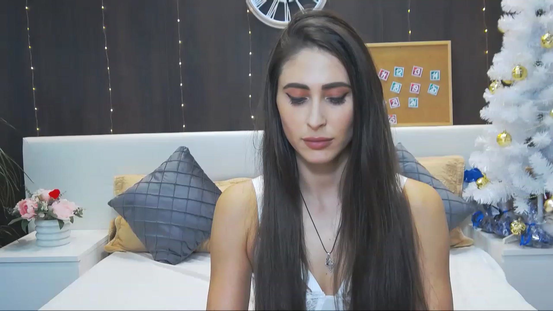 Gallery image thumbnail from MaraHari's myfreecams stream on, 12/11/2022, 19:31 image 7 of 20