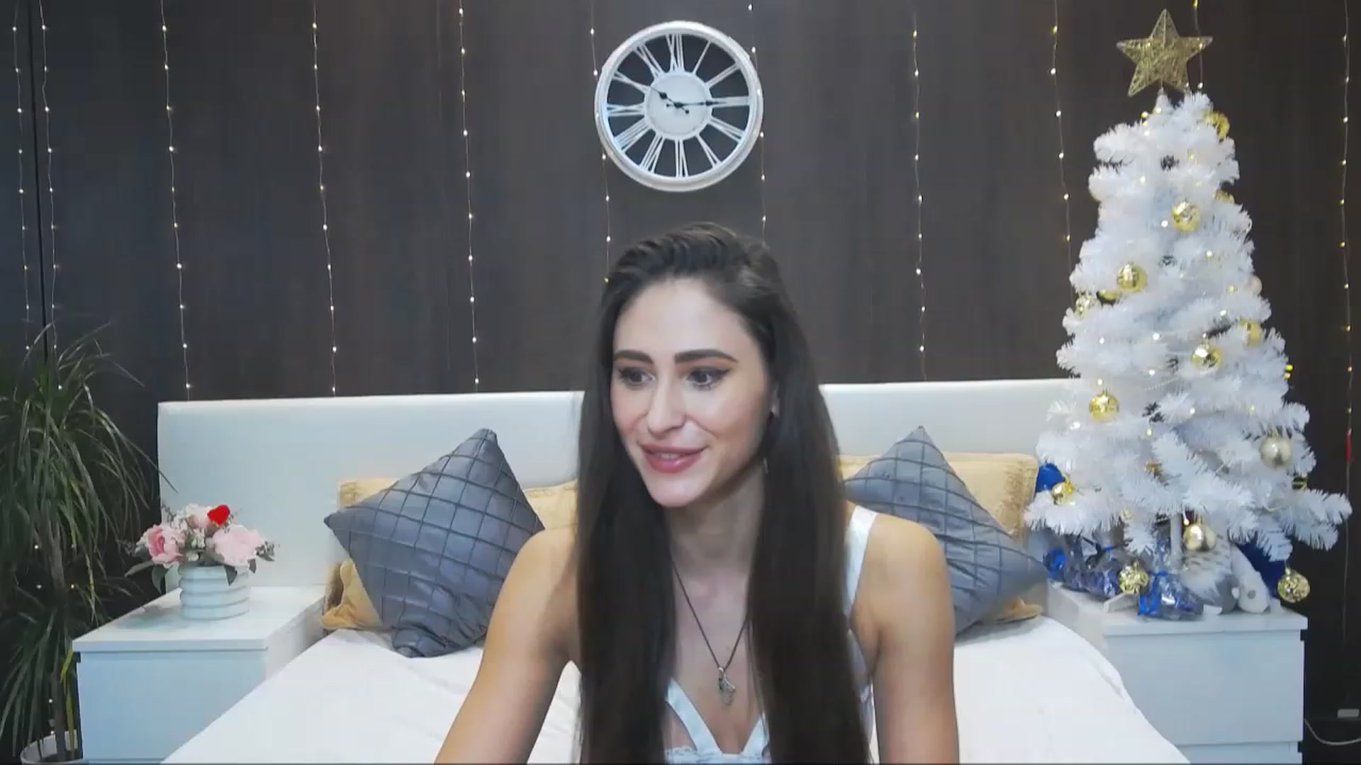 Gallery image thumbnail from MaraHari's myfreecams stream on, 12/11/2022, 21:39 image 4 of 20