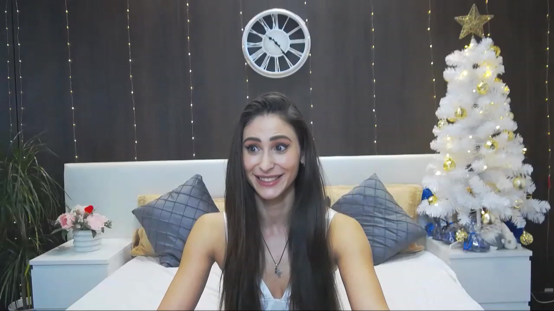 Gallery image thumbnail from MaraHari's myfreecams stream on, 12/11/2022, 21:39 image 6 of 20