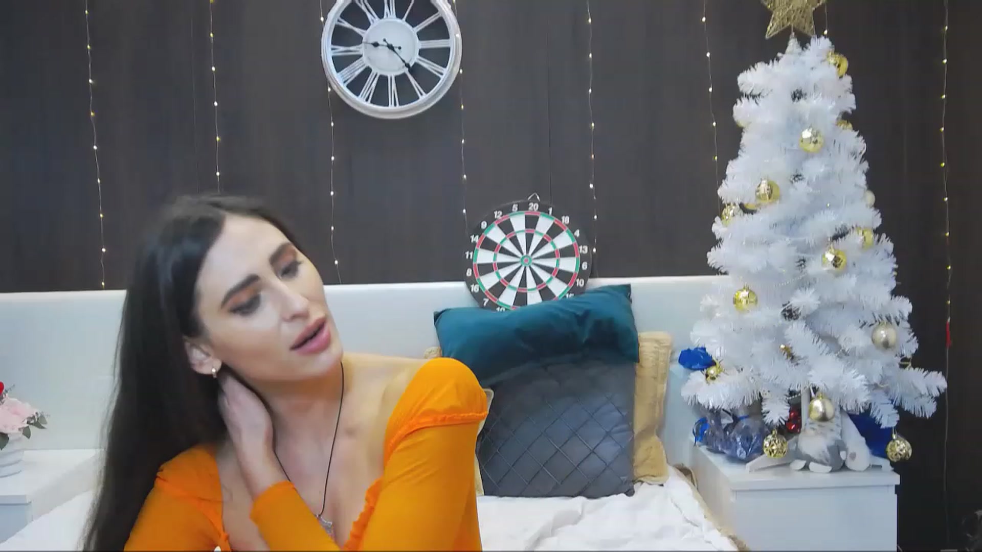Gallery image thumbnail from MaraHari's myfreecams stream on, 12/12/2022, 19:51 image 17 of 20