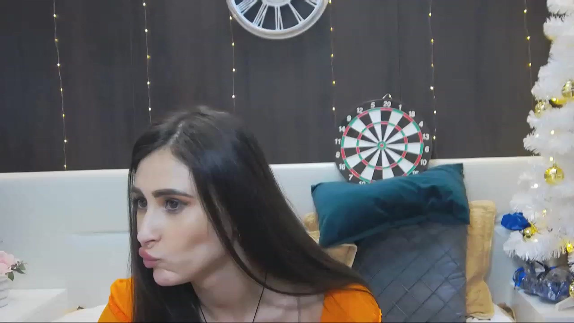 Gallery image thumbnail from MaraHari's myfreecams stream on, 12/12/2022, 19:51 image 14 of 20