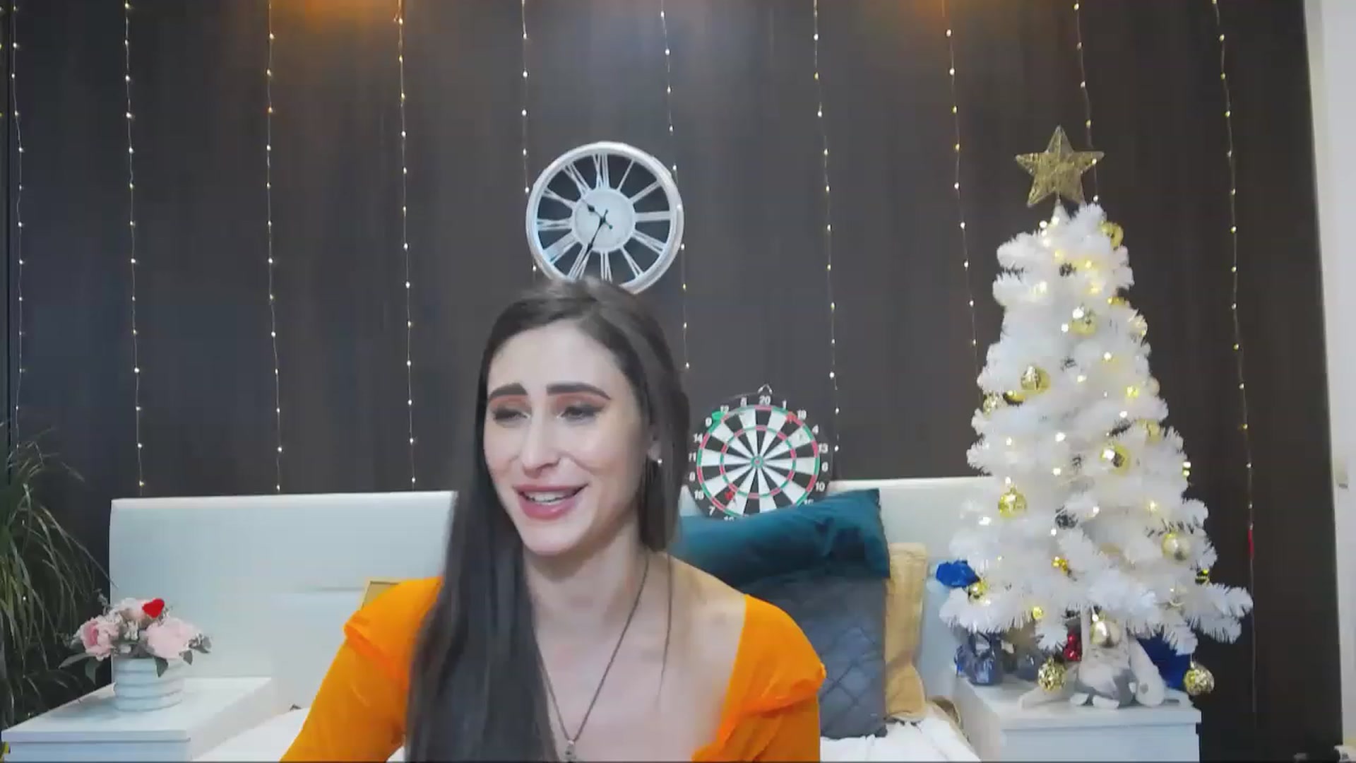 Gallery image thumbnail from MaraHari's myfreecams stream on, 12/12/2022, 20:51 image 16 of 20