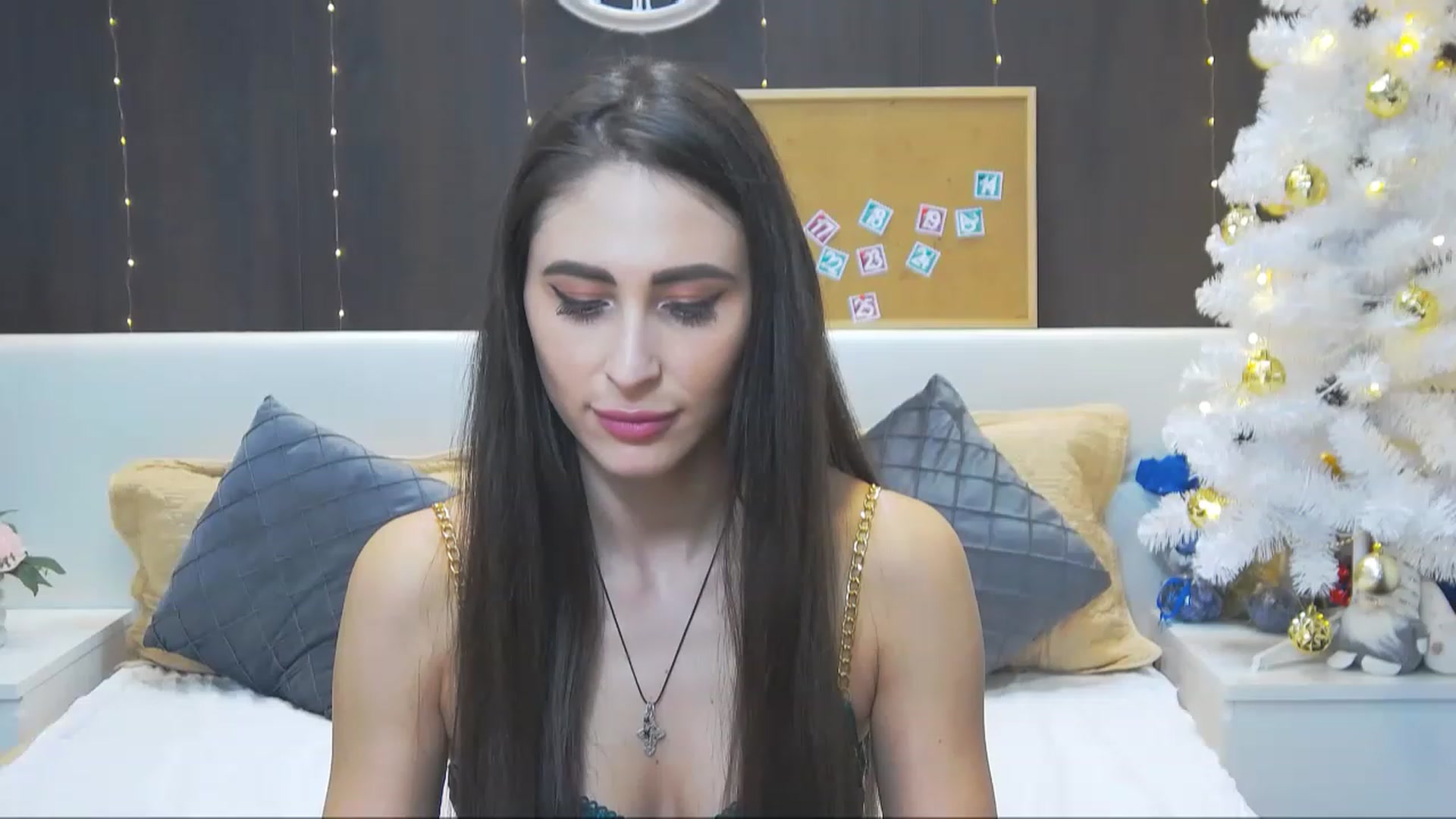 Gallery image thumbnail from MaraHari's myfreecams stream on, 12/18/2022, 17:24 image 18 of 20