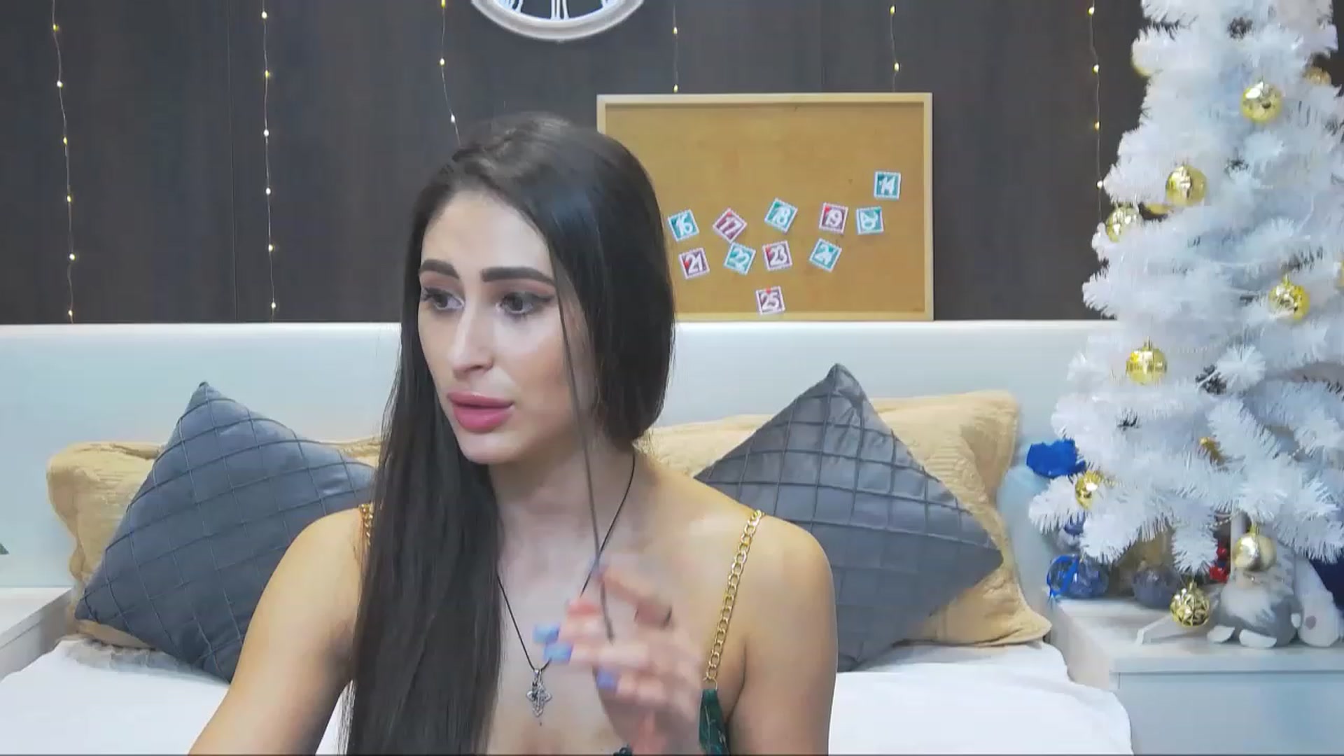 Gallery image thumbnail from MaraHari's myfreecams stream on, 12/18/2022, 17:24 image 7 of 20