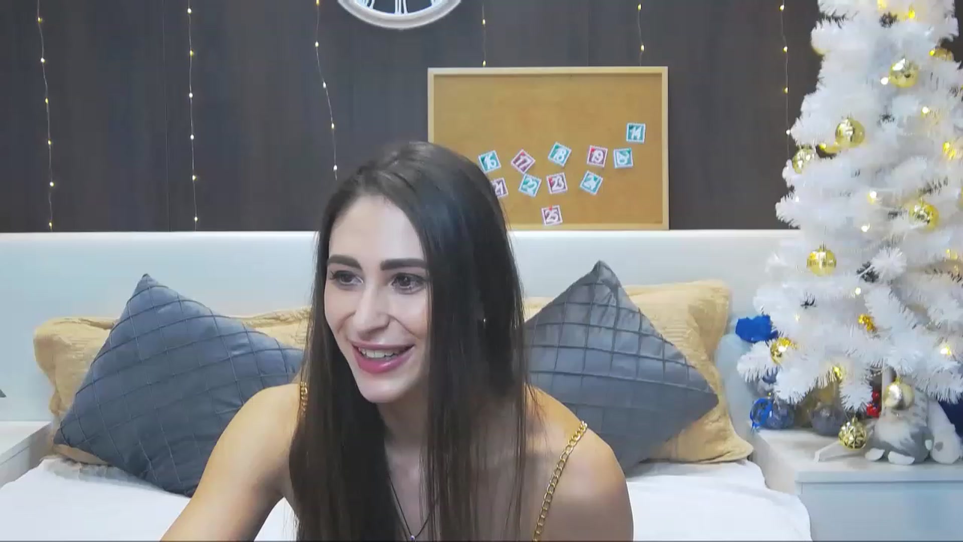 Gallery image thumbnail from MaraHari's myfreecams stream on, 12/18/2022, 17:24 image 9 of 20