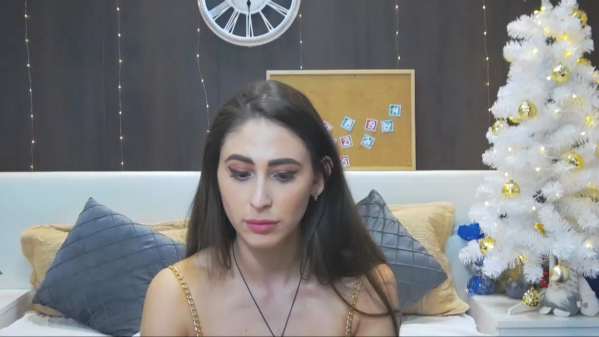 Gallery image thumbnail from MaraHari's myfreecams stream on, 12/18/2022, 17:24 image 2 of 20