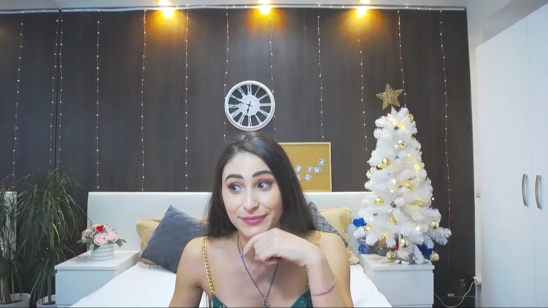 Gallery image thumbnail from MaraHari's myfreecams stream on, 12/18/2022, 17:24 image 12 of 20