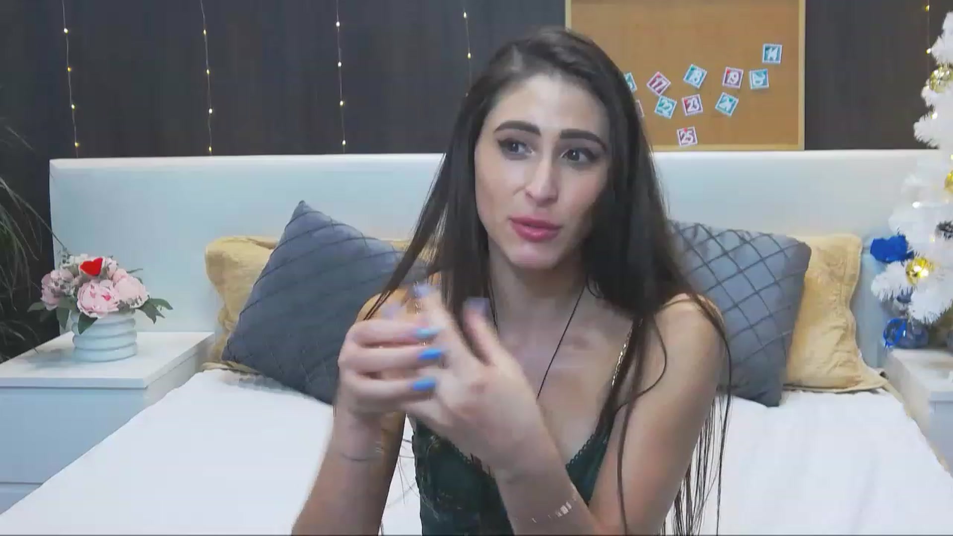 Gallery image thumbnail from MaraHari's myfreecams stream on, 12/18/2022, 19:46 image 2 of 20