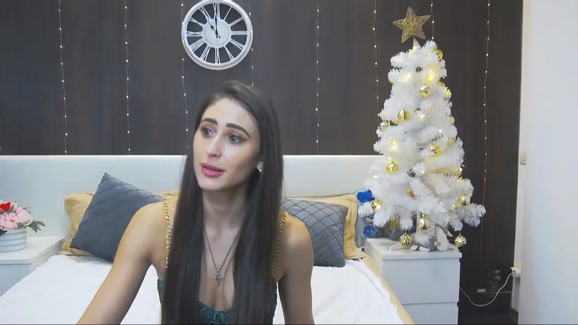 Gallery image thumbnail from MaraHari's myfreecams stream on, 12/18/2022, 21:31 image 10 of 20