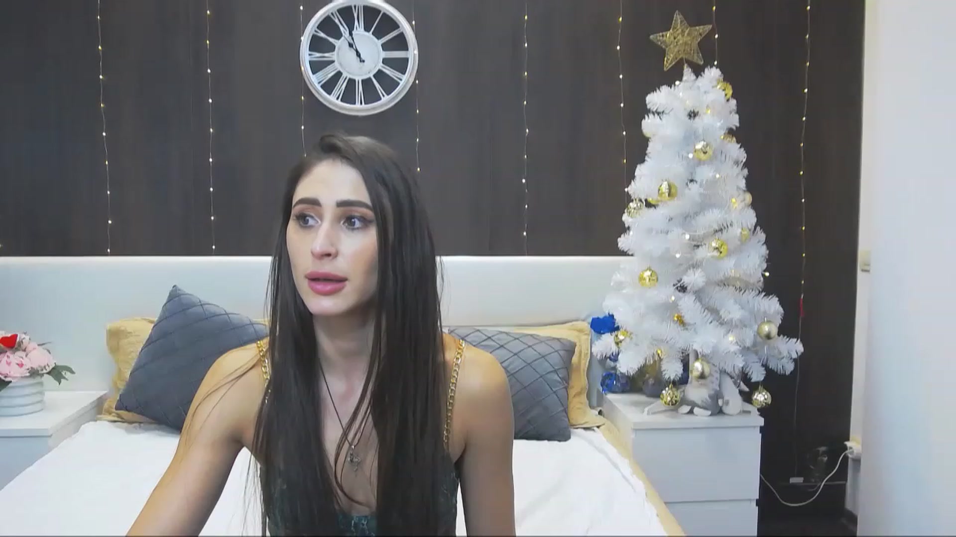 Gallery image thumbnail from MaraHari's myfreecams stream on, 12/18/2022, 21:31 image 9 of 20