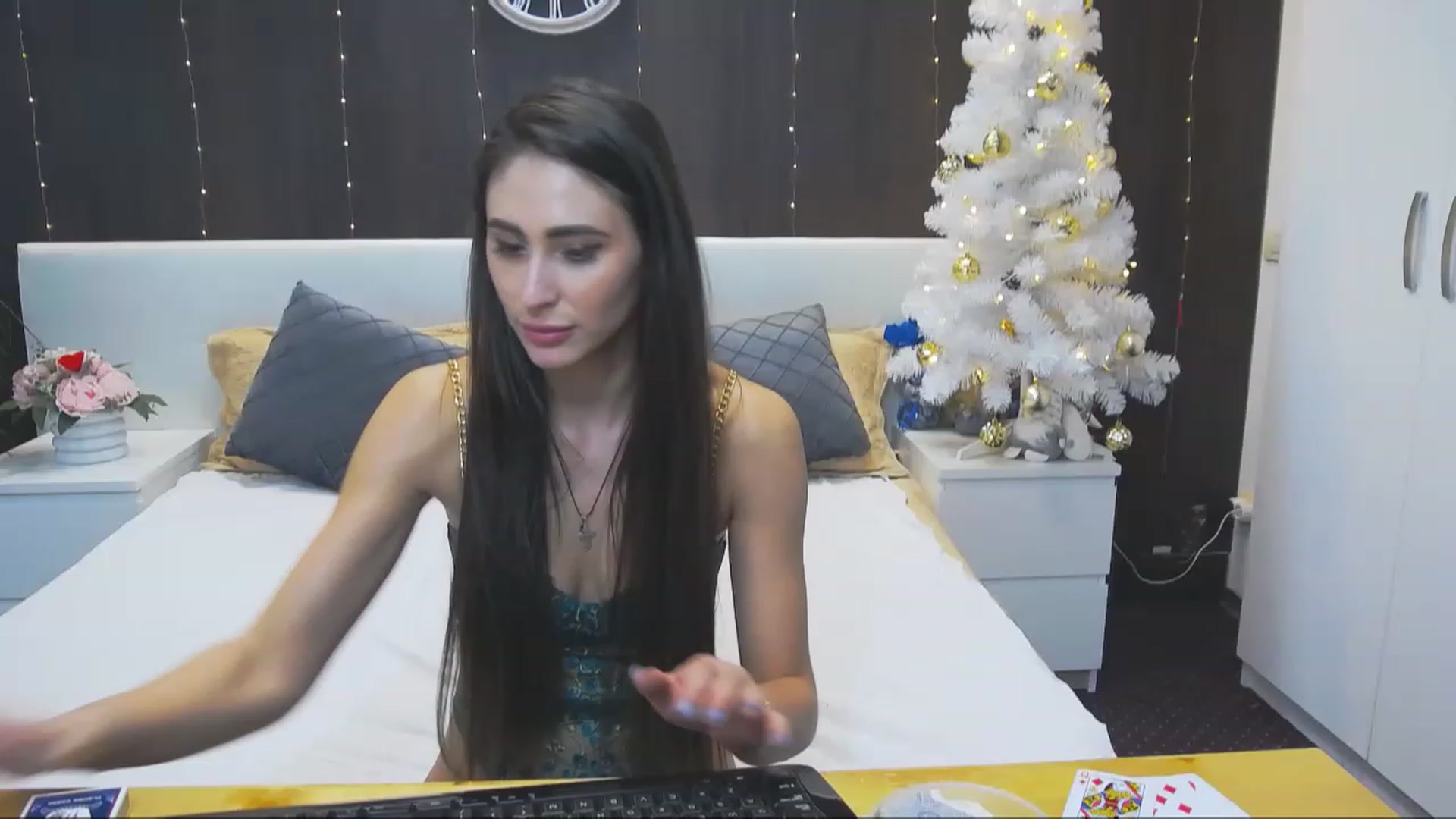 Gallery image thumbnail from MaraHari's myfreecams stream on, 12/18/2022, 21:31 image 18 of 20