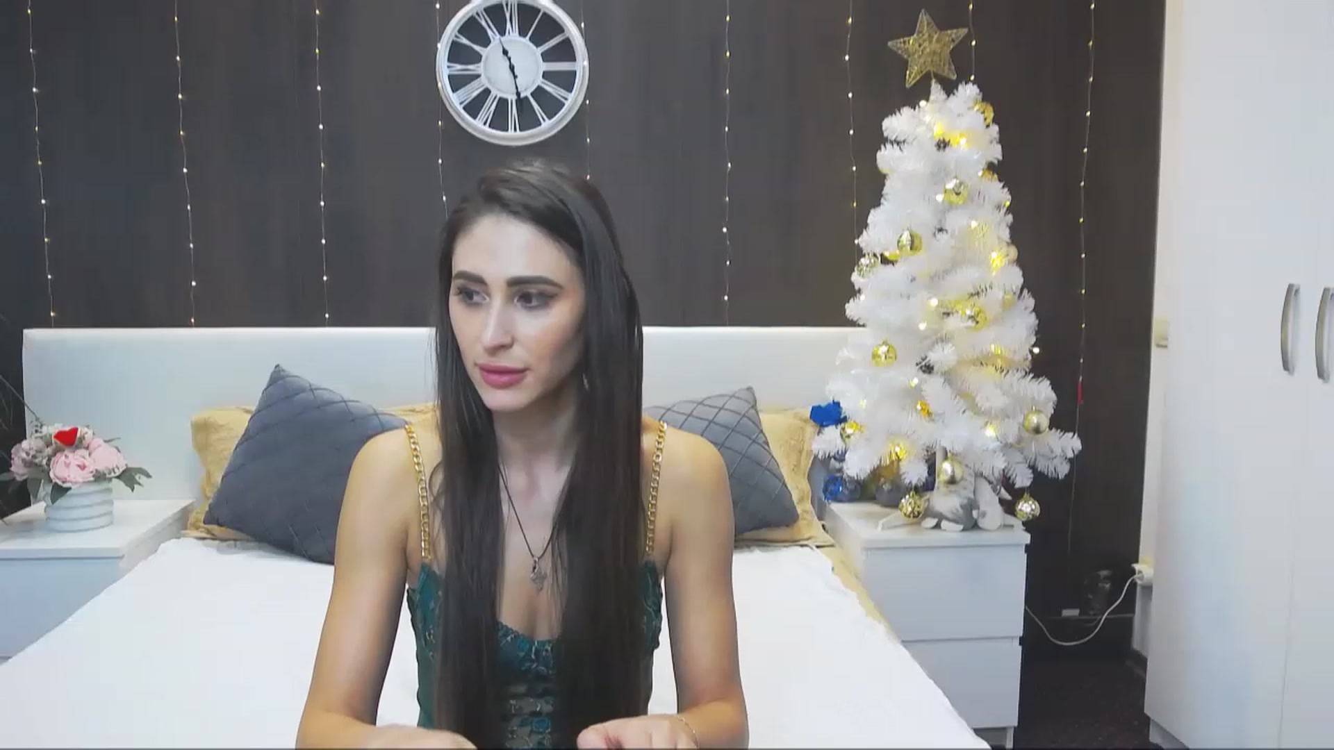 Gallery image thumbnail from MaraHari's myfreecams stream on, 12/18/2022, 21:31 image 20 of 20