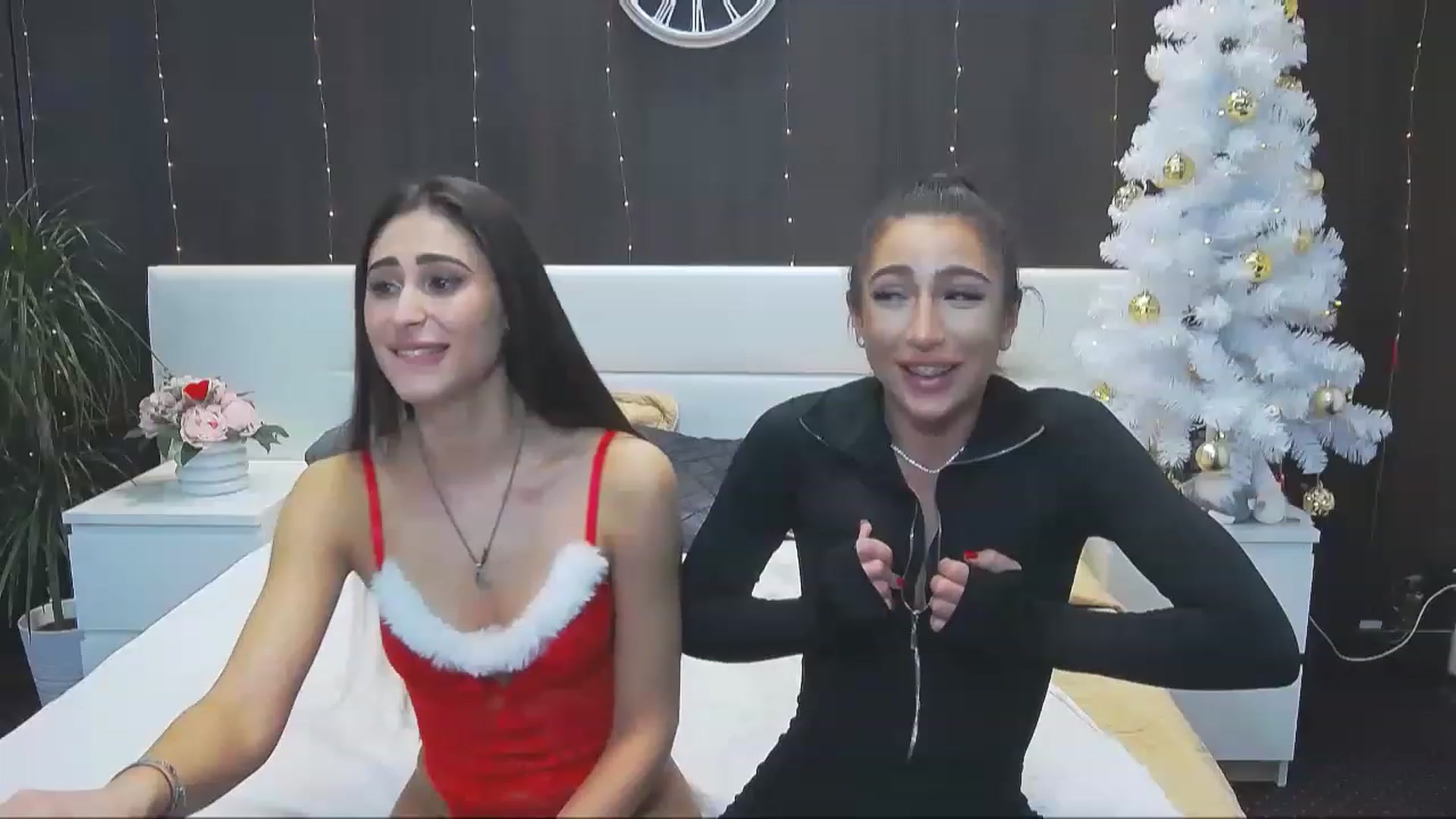 Gallery image thumbnail from MaraHari's myfreecams stream on, 12/23/2022, 23:42 image 8 of 20