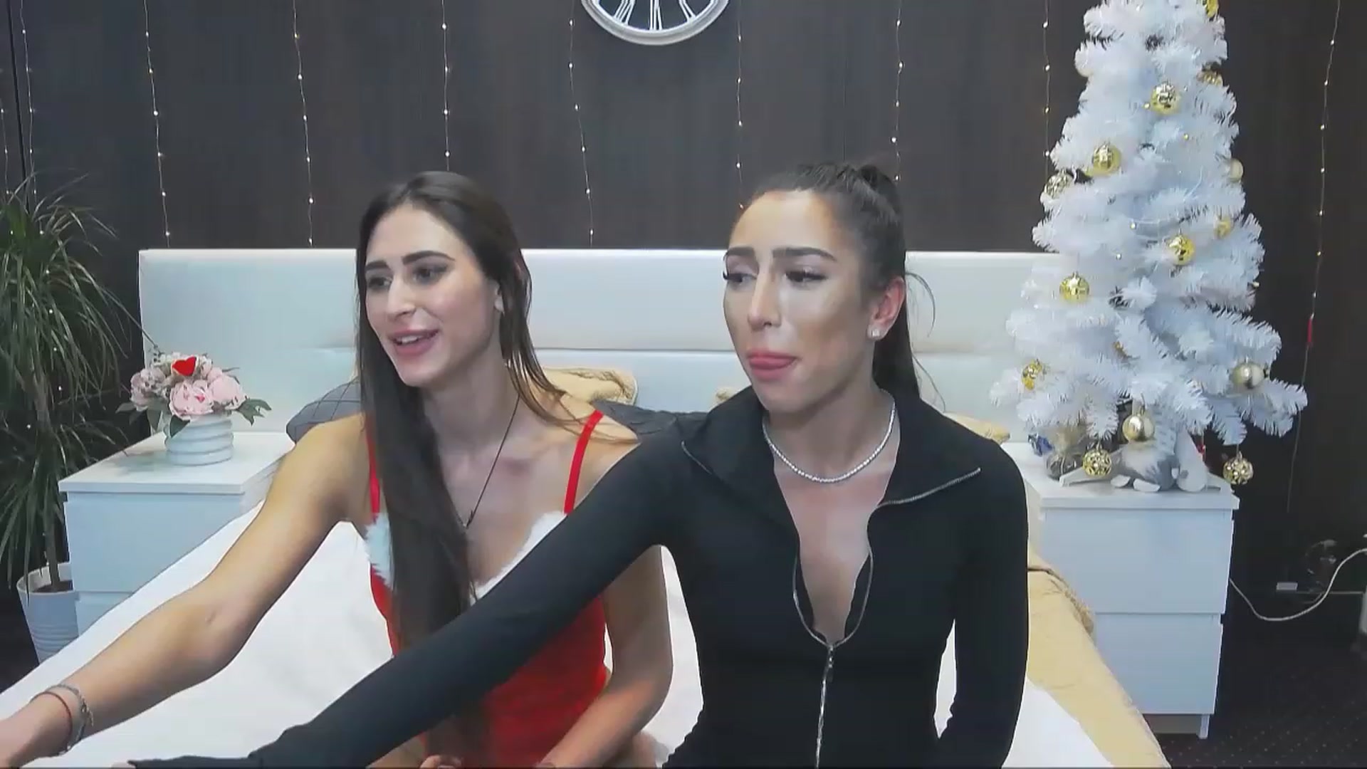 Gallery image thumbnail from MaraHari's myfreecams stream on, 12/23/2022, 23:42 image 7 of 20