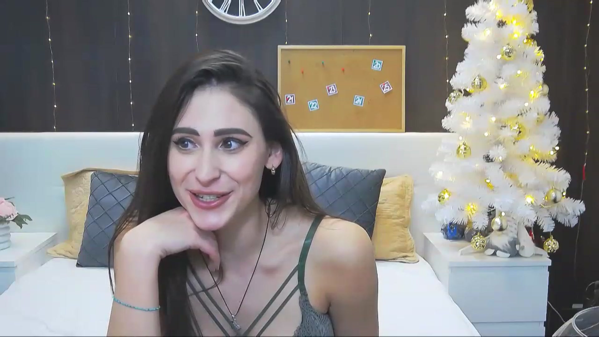 Gallery image thumbnail from MaraHari's myfreecams stream on, 12/27/2022, 19:37 image 20 of 20
