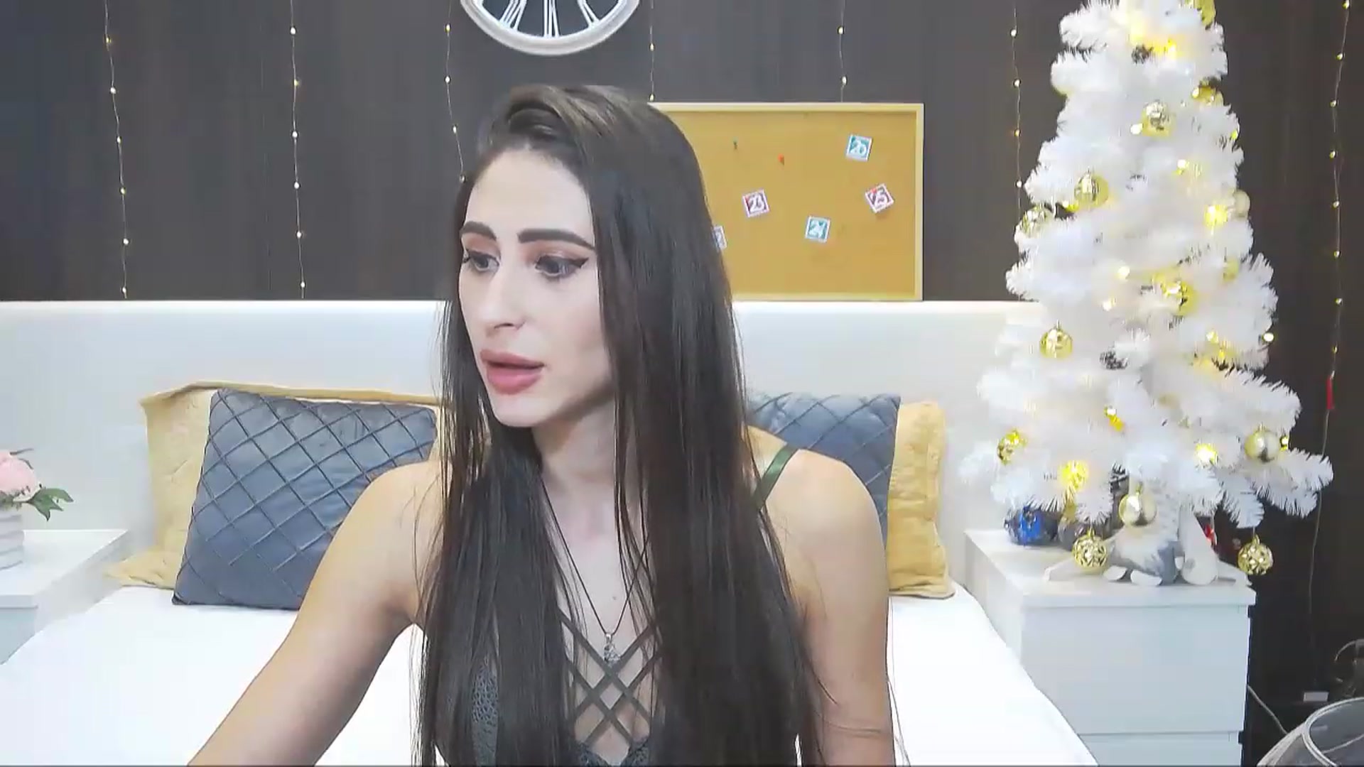 Gallery image thumbnail from MaraHari's myfreecams stream on, 12/27/2022, 19:37 image 18 of 20