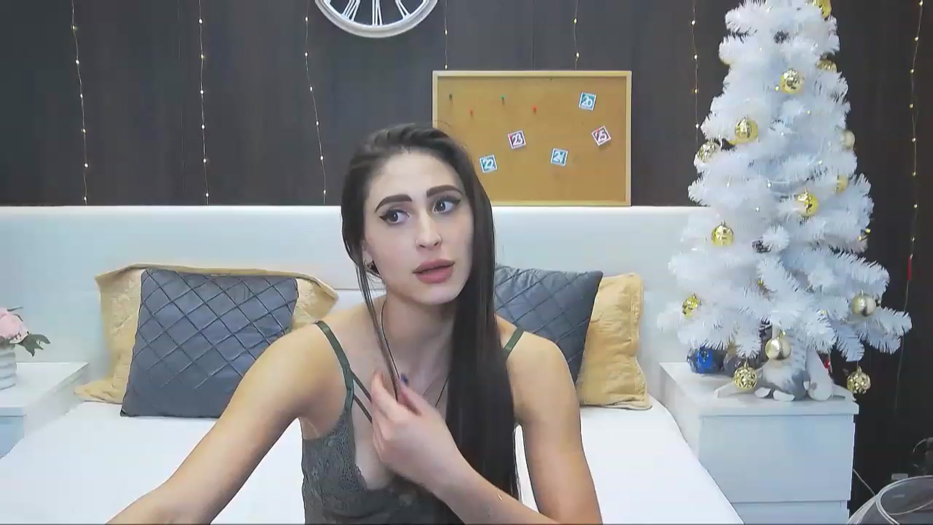Gallery image thumbnail from MaraHari's myfreecams stream on, 12/27/2022, 20:57 image 4 of 20