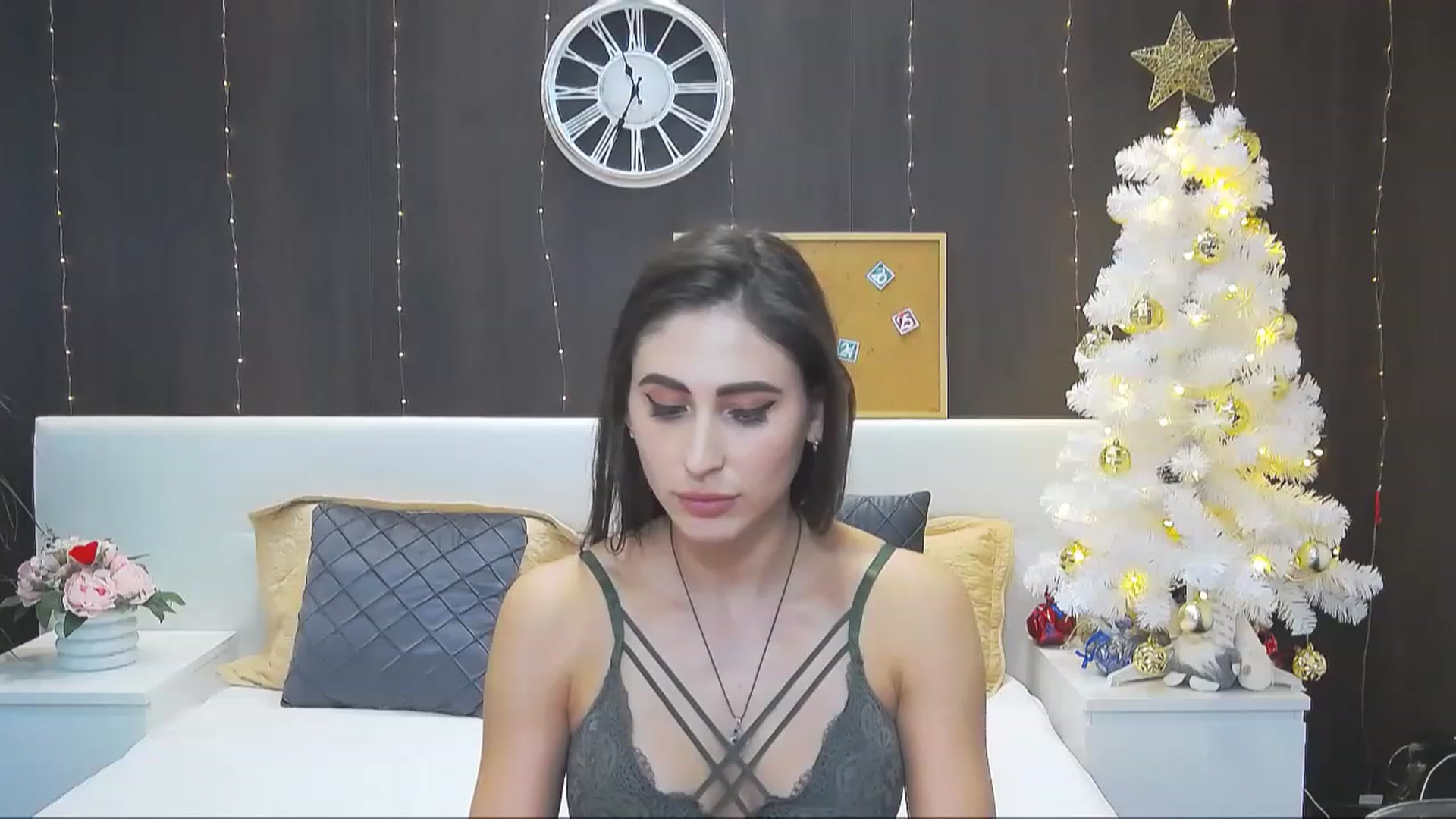 Gallery image thumbnail from MaraHari's myfreecams stream on, 12/27/2022, 22:28 image 15 of 20
