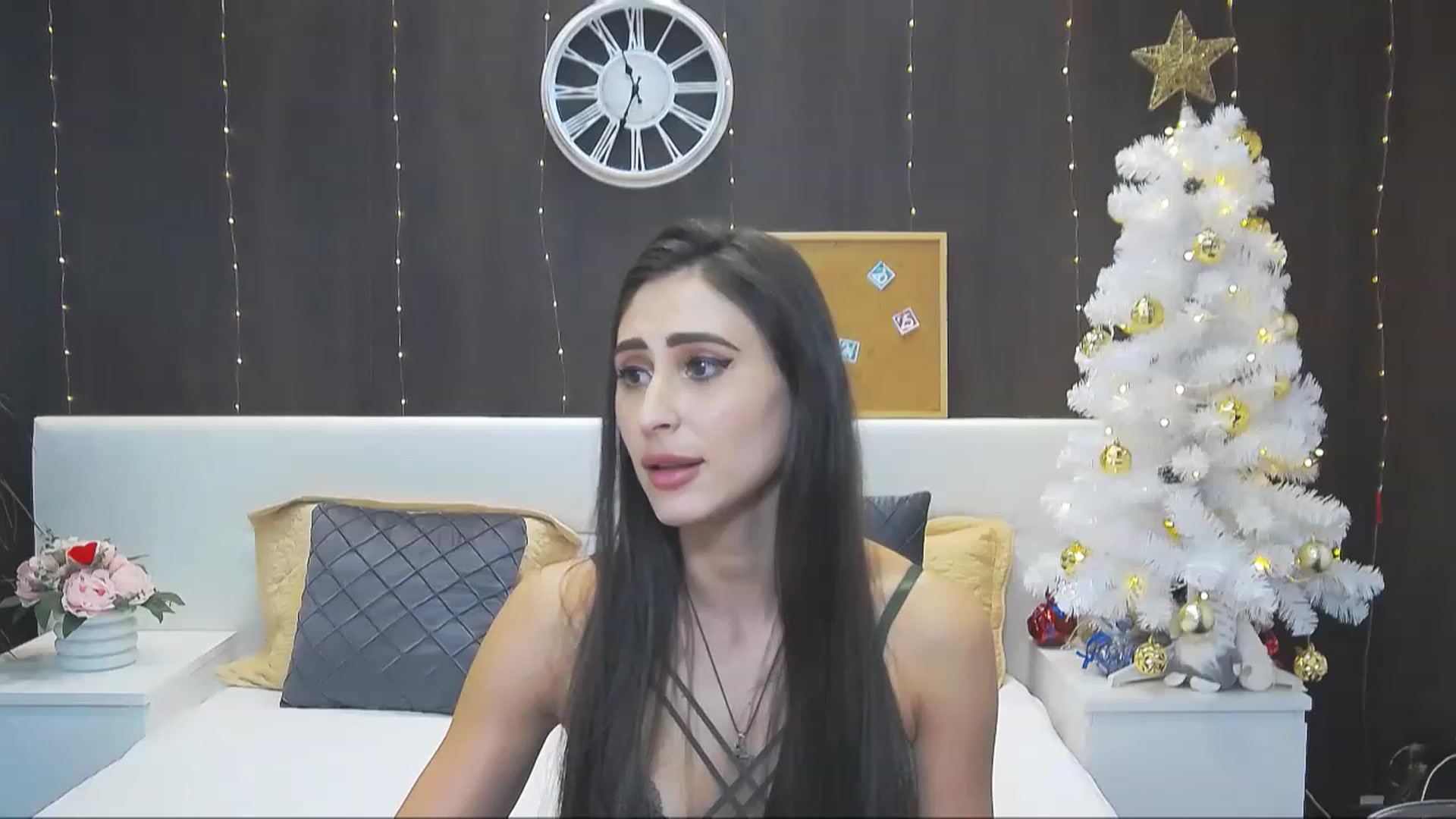 Gallery image thumbnail from MaraHari's myfreecams stream on, 12/27/2022, 22:28 image 1 of 20