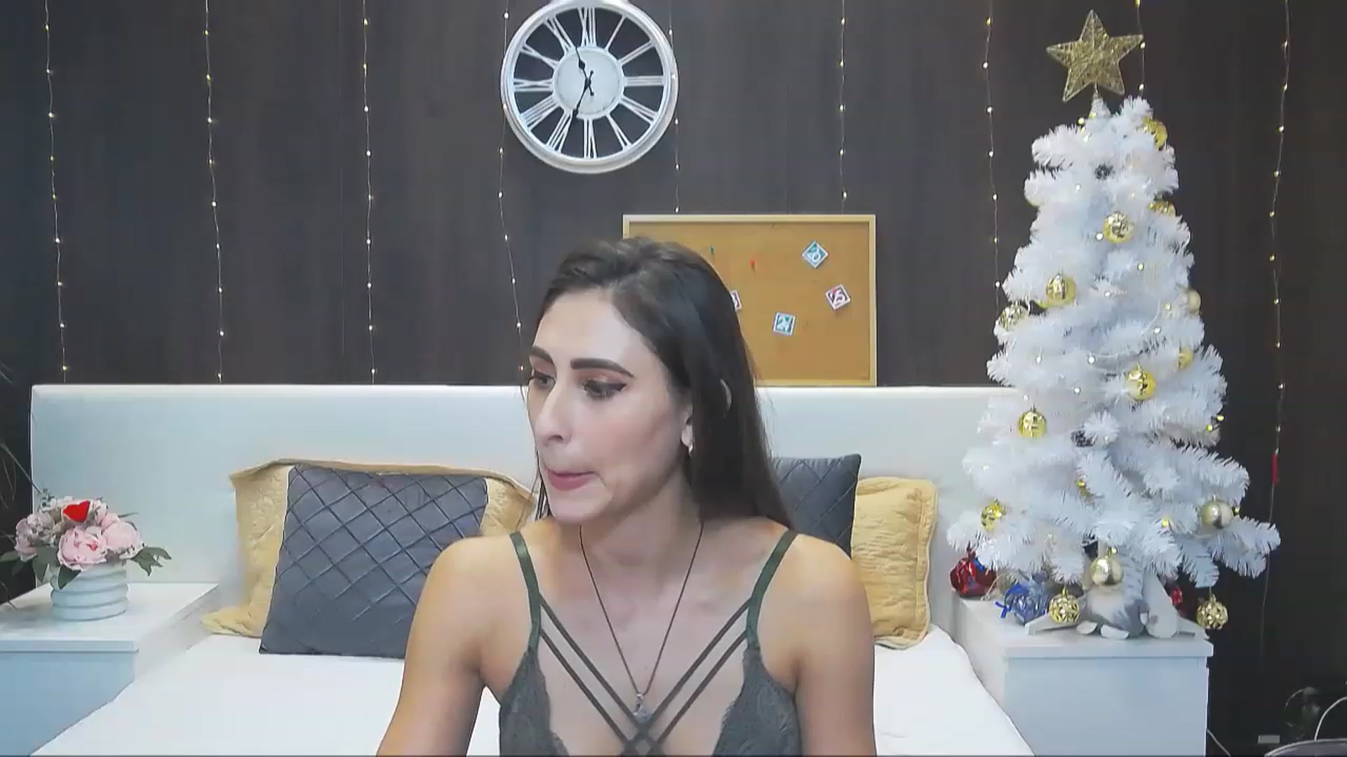 Gallery image thumbnail from MaraHari's myfreecams stream on, 12/27/2022, 22:28 image 10 of 20