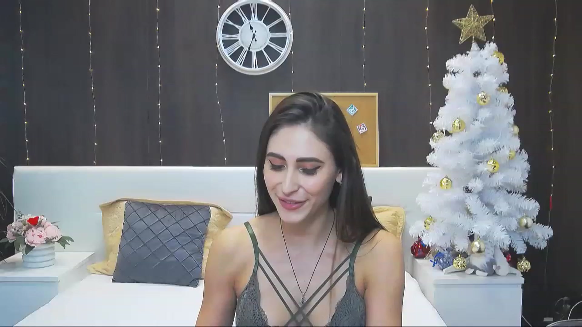 Gallery image thumbnail from MaraHari's myfreecams stream on, 12/27/2022, 22:28 image 3 of 20