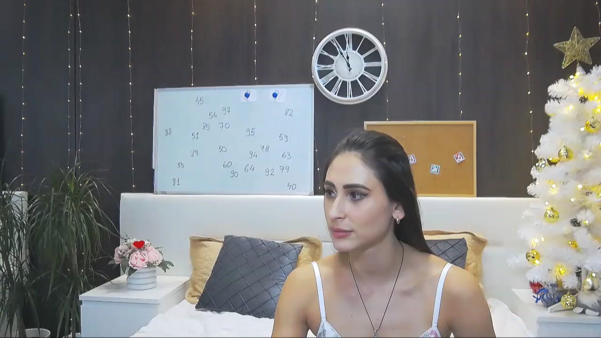 Gallery image thumbnail from MaraHari's myfreecams stream on, 12/28/2022, 23:13 image 5 of 20
