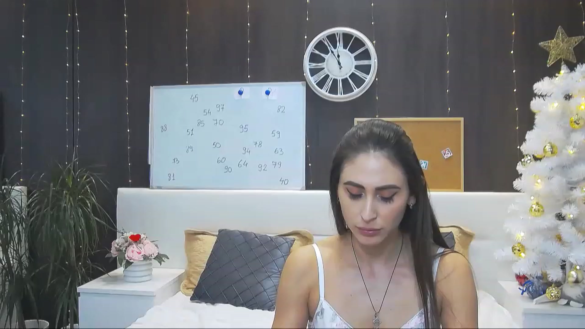 Gallery image thumbnail from MaraHari's myfreecams stream on, 12/28/2022, 23:13 image 4 of 20