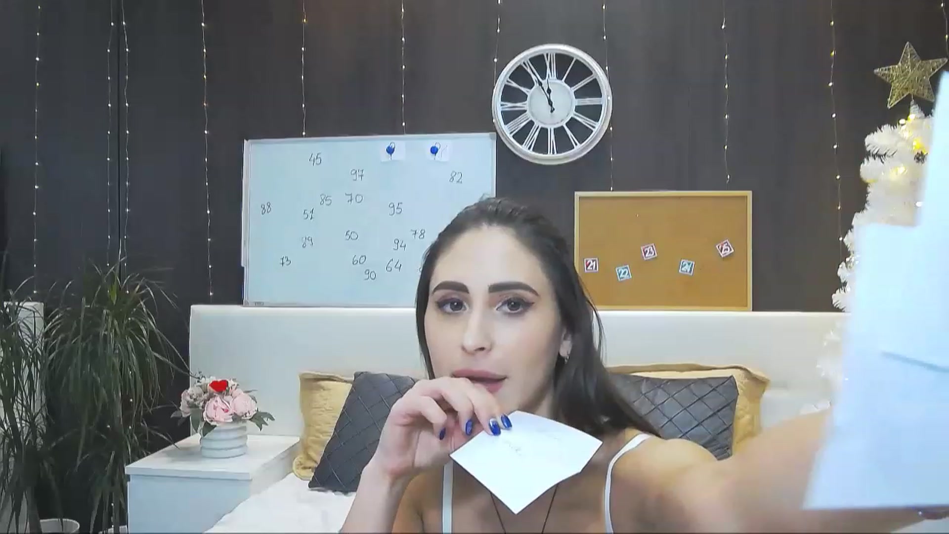 Gallery image thumbnail from MaraHari's myfreecams stream on, 12/28/2022, 23:13 image 13 of 20