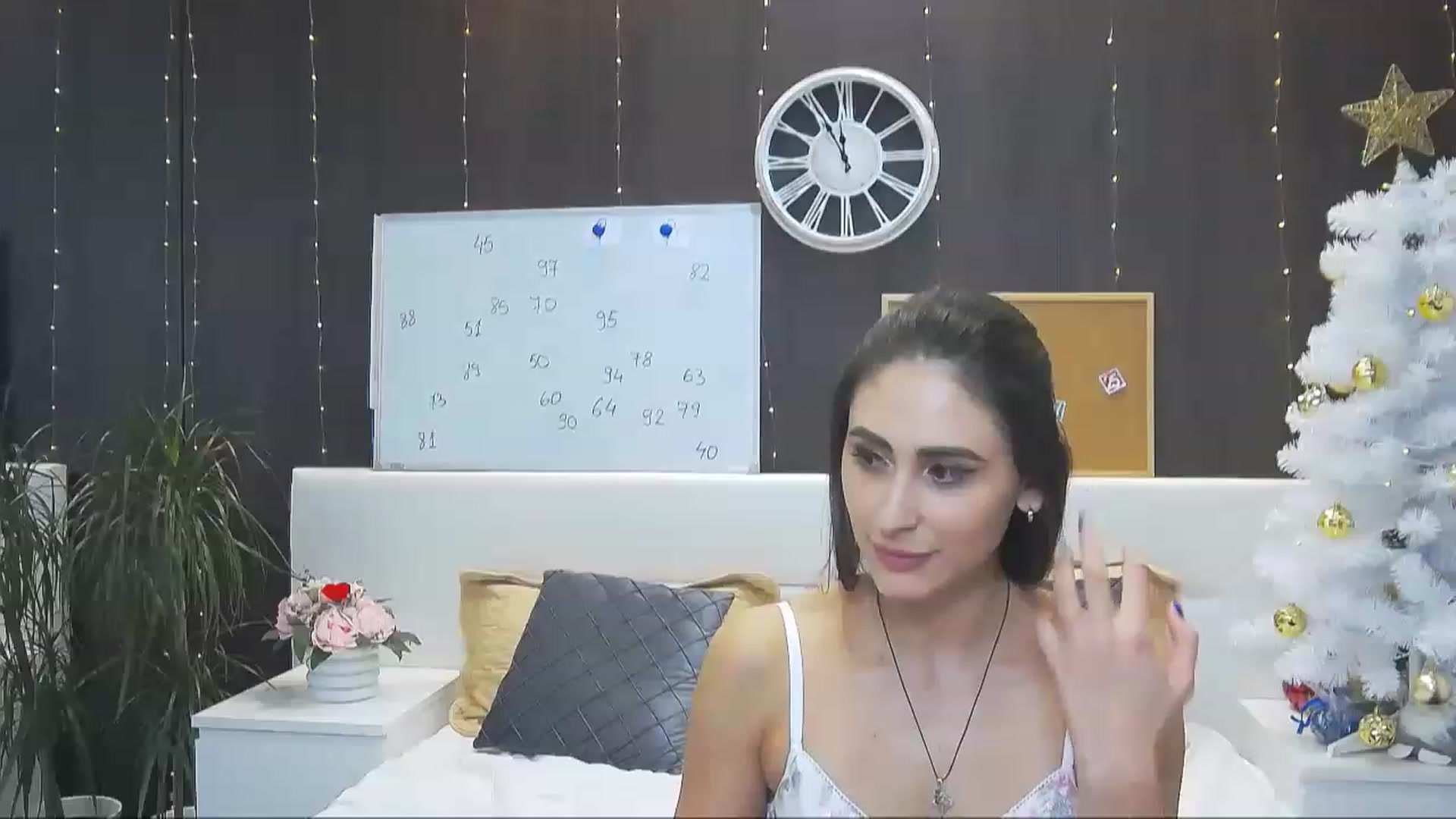 Gallery image thumbnail from MaraHari's myfreecams stream on, 12/28/2022, 23:13 image 11 of 20