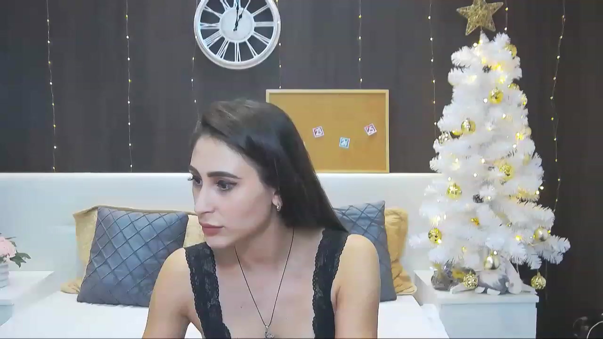 Gallery image thumbnail from MaraHari's myfreecams stream on, 12/29/2022, 20:16 image 17 of 20