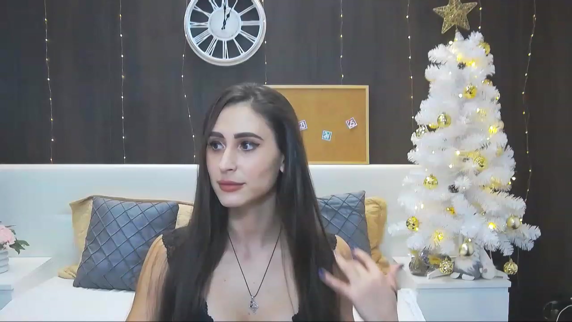 Gallery image thumbnail from MaraHari's myfreecams stream on, 12/29/2022, 20:16 image 10 of 20