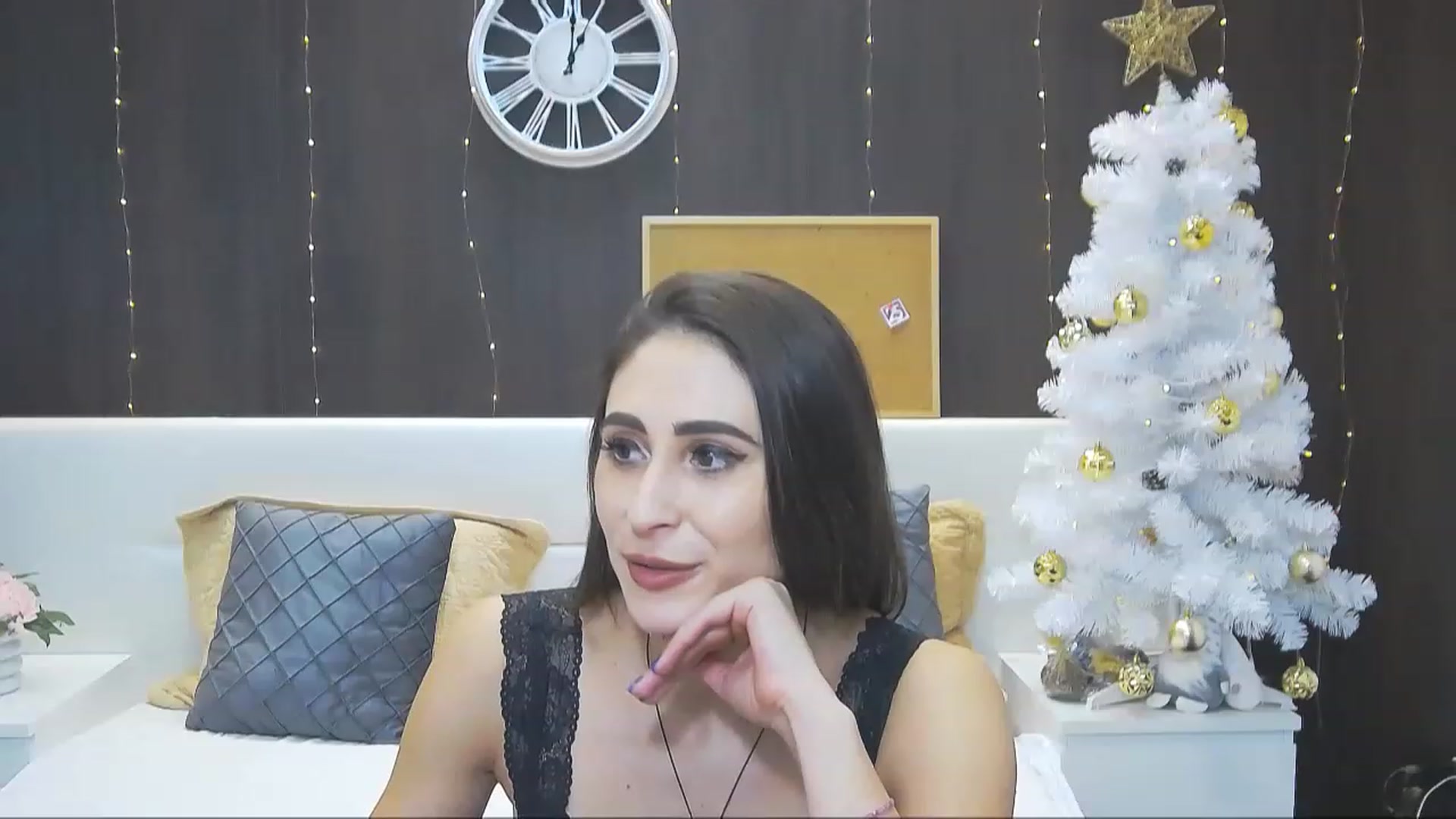 Gallery image thumbnail from MaraHari's myfreecams stream on, 12/29/2022, 20:16 image 12 of 20
