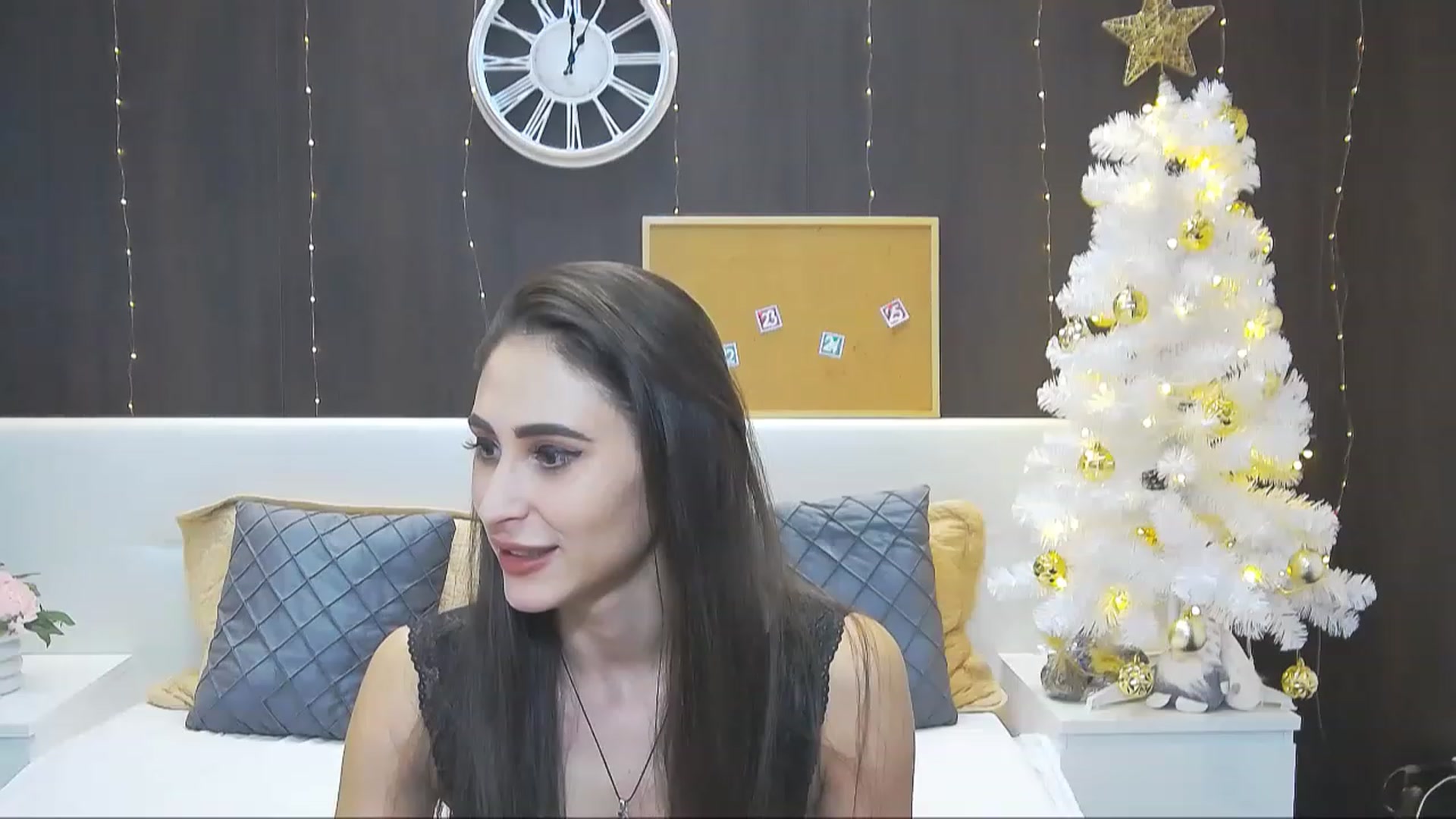 Gallery image thumbnail from MaraHari's myfreecams stream on, 12/29/2022, 20:16 image 11 of 20