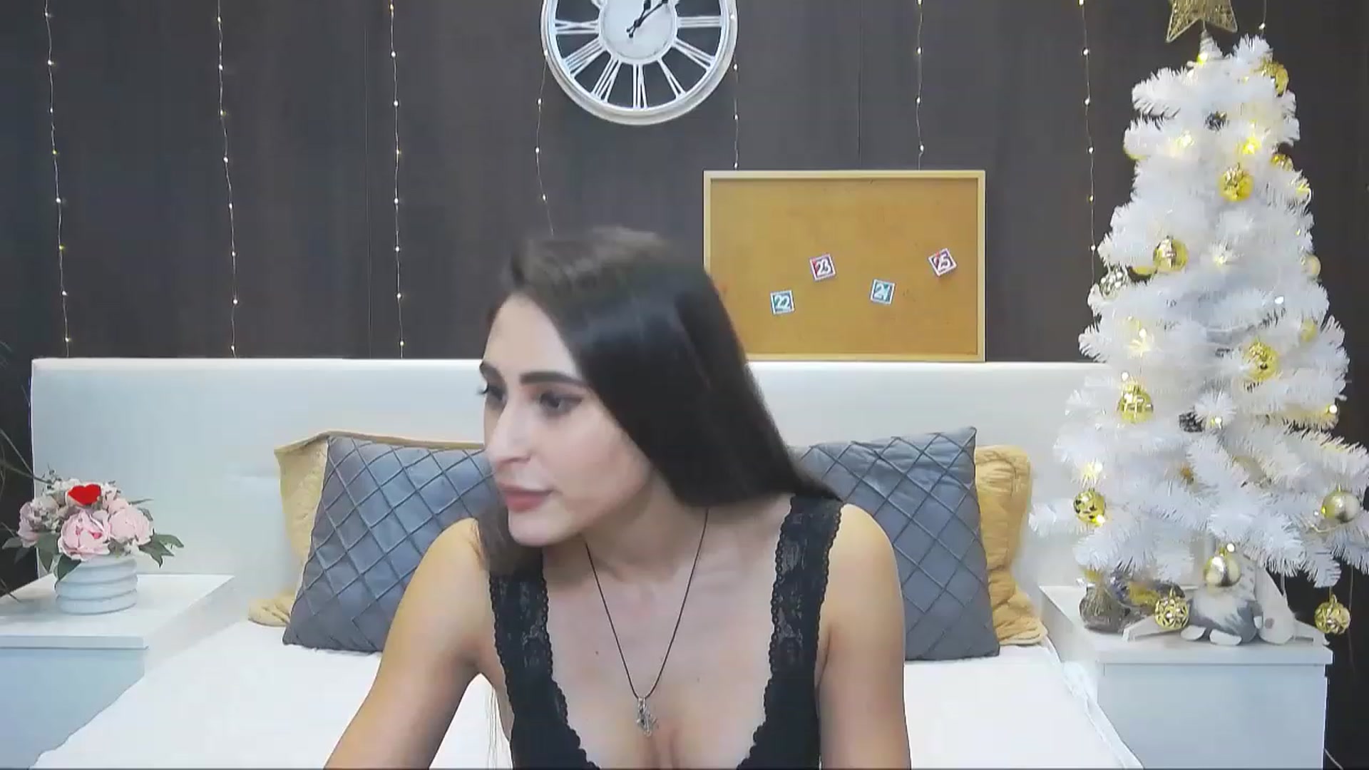 Gallery image thumbnail from MaraHari's myfreecams stream on, 12/29/2022, 23:53 image 6 of 20