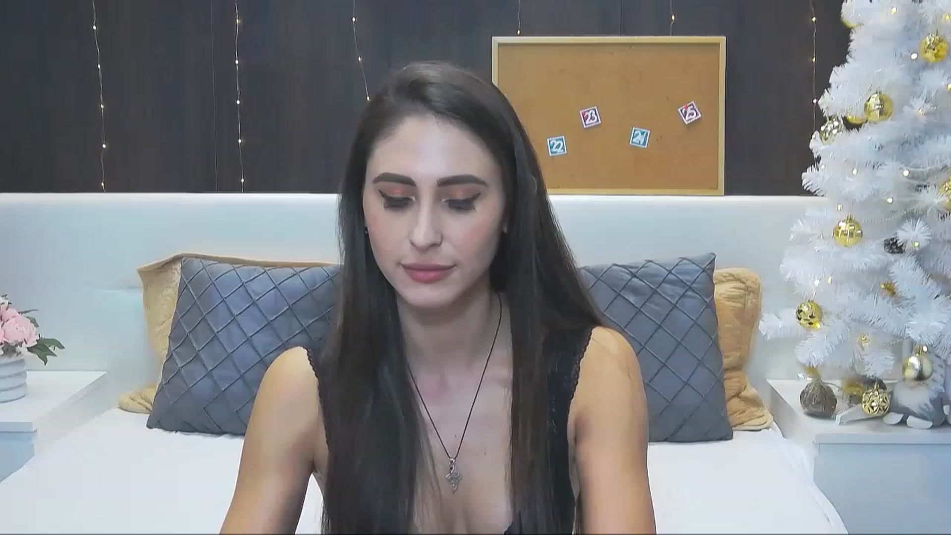 Gallery image thumbnail from MaraHari's myfreecams stream on, 12/29/2022, 23:53 image 19 of 20